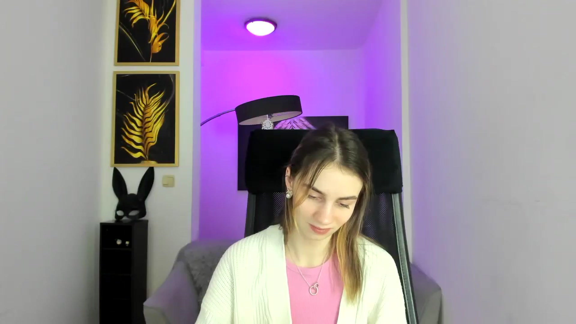 Gallery image thumbnail from MileyBee's myfreecams stream on, 12/27/2024, 15:34 image 9 of 20