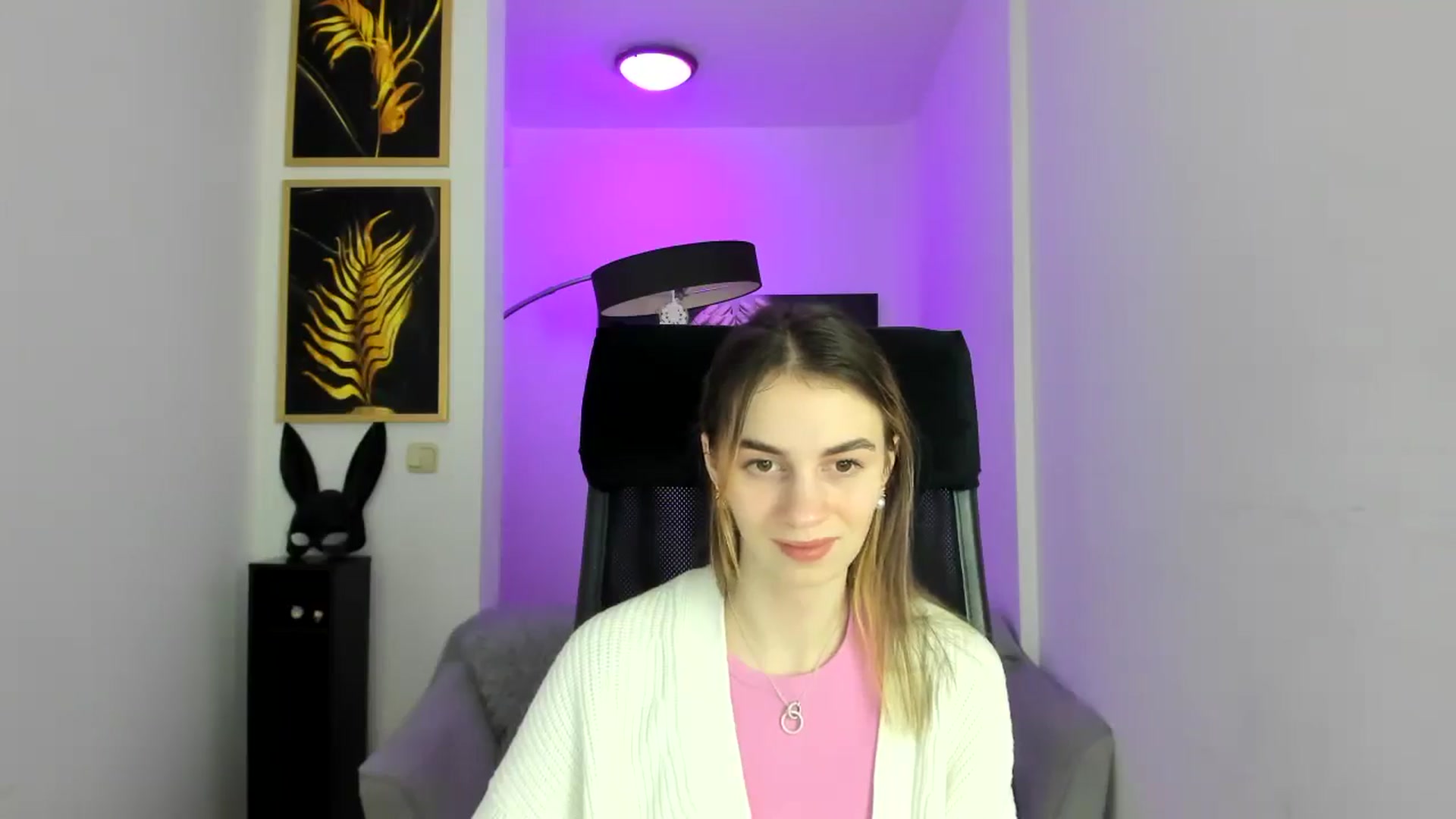 Gallery image thumbnail from MileyBee's myfreecams stream on, 12/27/2024, 15:34 image 7 of 20