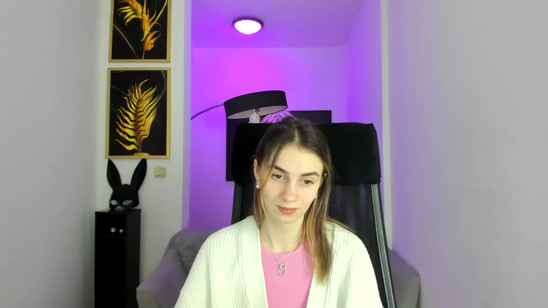 Gallery image thumbnail from MileyBee's myfreecams stream on, 12/27/2024, 15:34 image 8 of 20