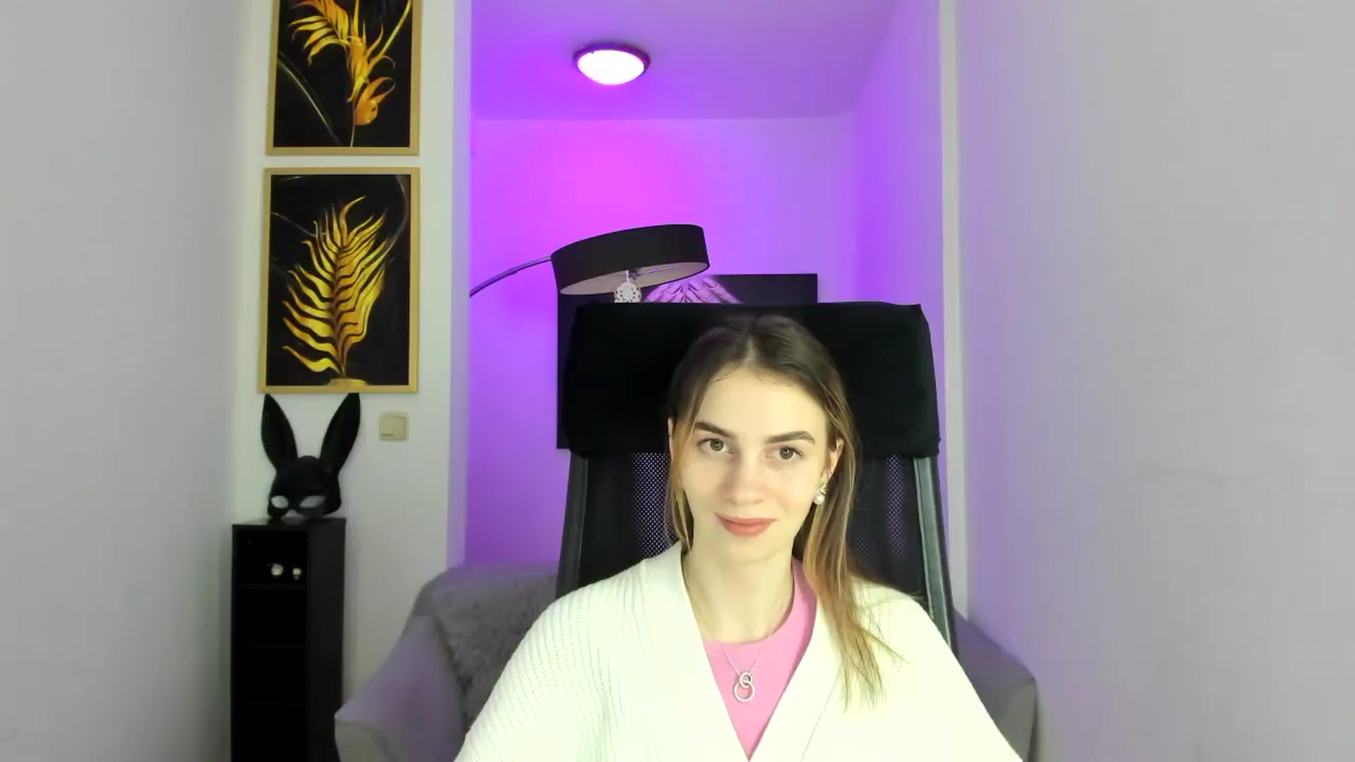 Gallery image thumbnail from MileyBee's myfreecams stream on, 12/27/2024, 15:34 image 3 of 20