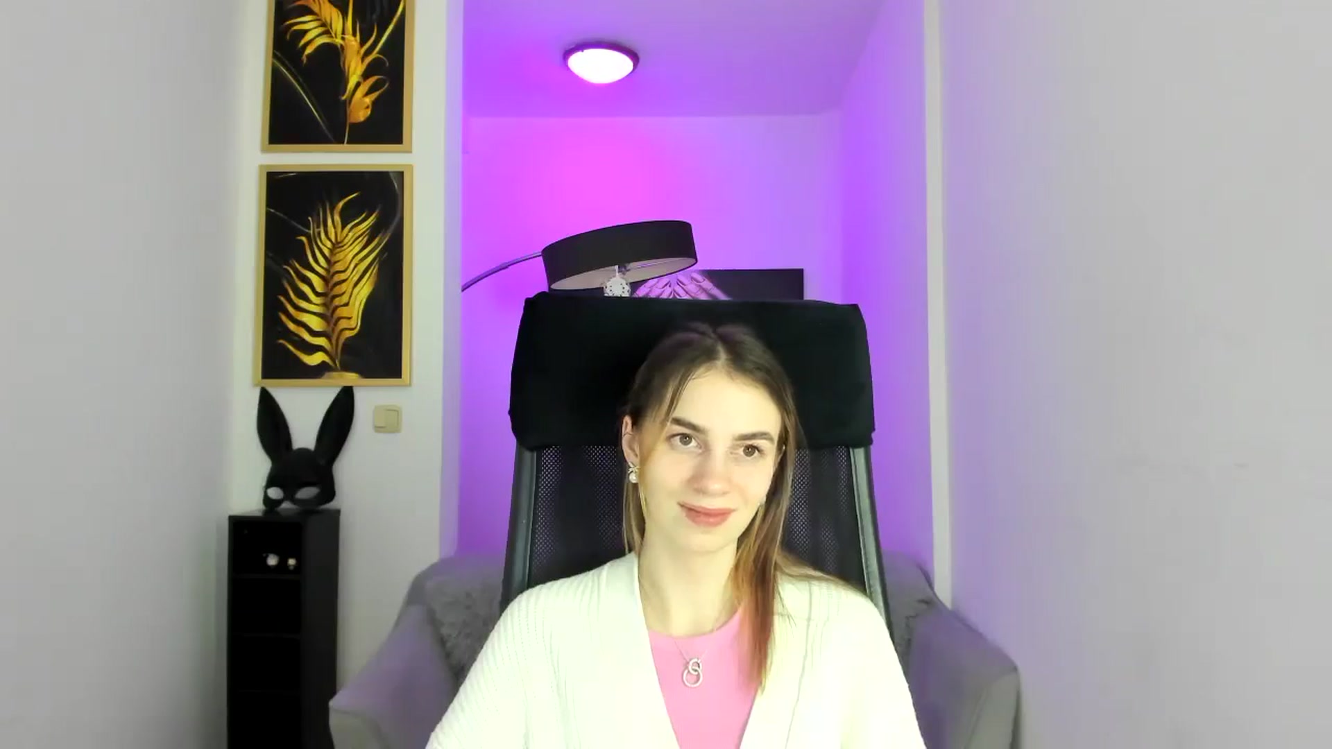 Gallery image thumbnail from MileyBee's myfreecams stream on, 12/27/2024, 15:34 image 6 of 20