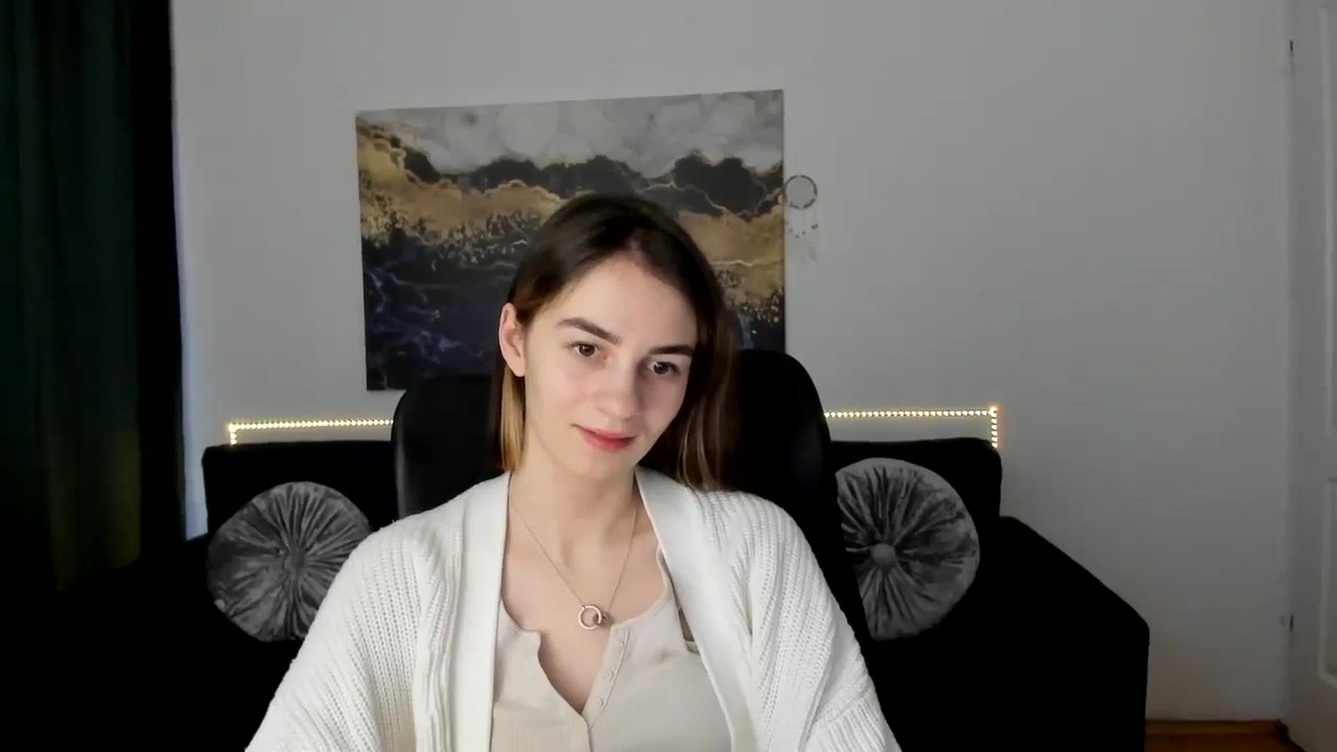 Gallery image thumbnail from MileyBee's myfreecams stream on, 01/07/2025, 14:52 image 15 of 20