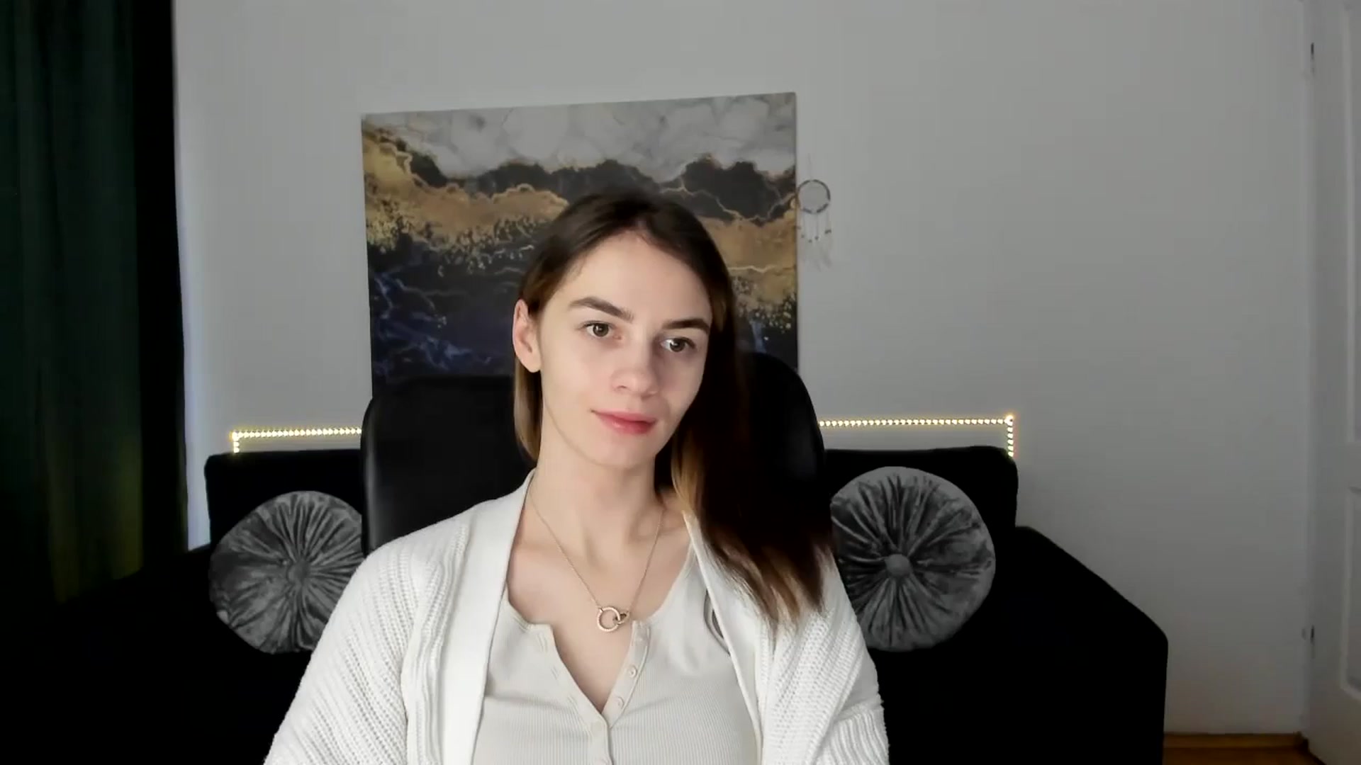 Gallery image thumbnail from MileyBee's myfreecams stream on, 01/07/2025, 14:52 image 1 of 20