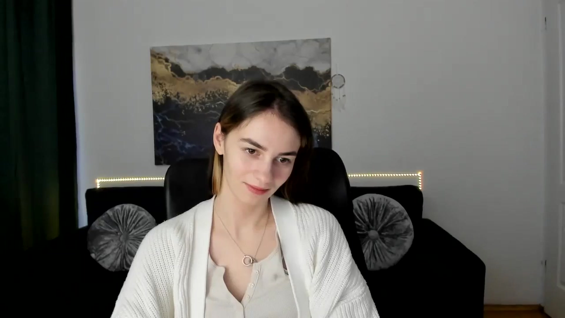 Gallery image thumbnail from MileyBee's myfreecams stream on, 01/07/2025, 14:52 image 14 of 20