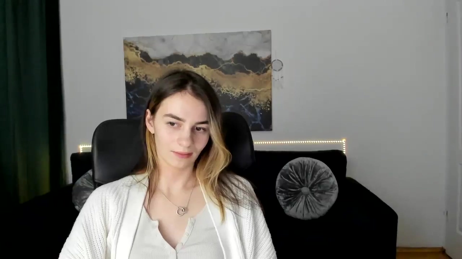 Gallery image thumbnail from MileyBee's myfreecams stream on, 01/07/2025, 16:47 image 15 of 20