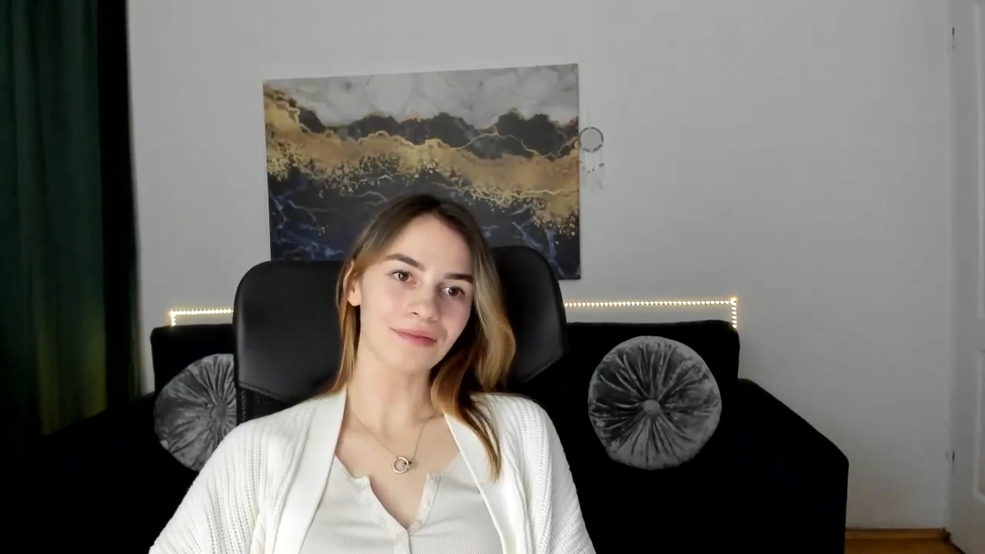 Gallery image thumbnail from MileyBee's myfreecams stream on, 01/07/2025, 16:47 image 14 of 20