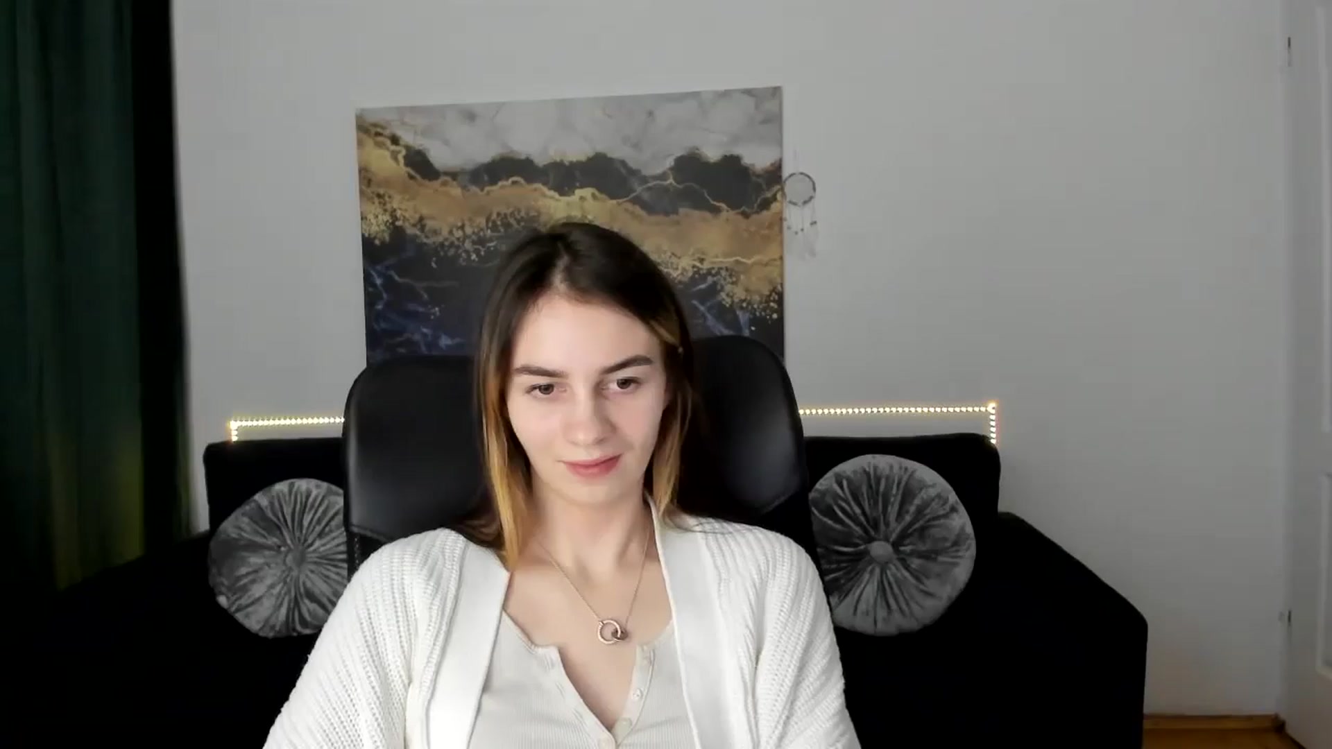 Gallery image thumbnail from MileyBee's myfreecams stream on, 01/07/2025, 16:47 image 9 of 20