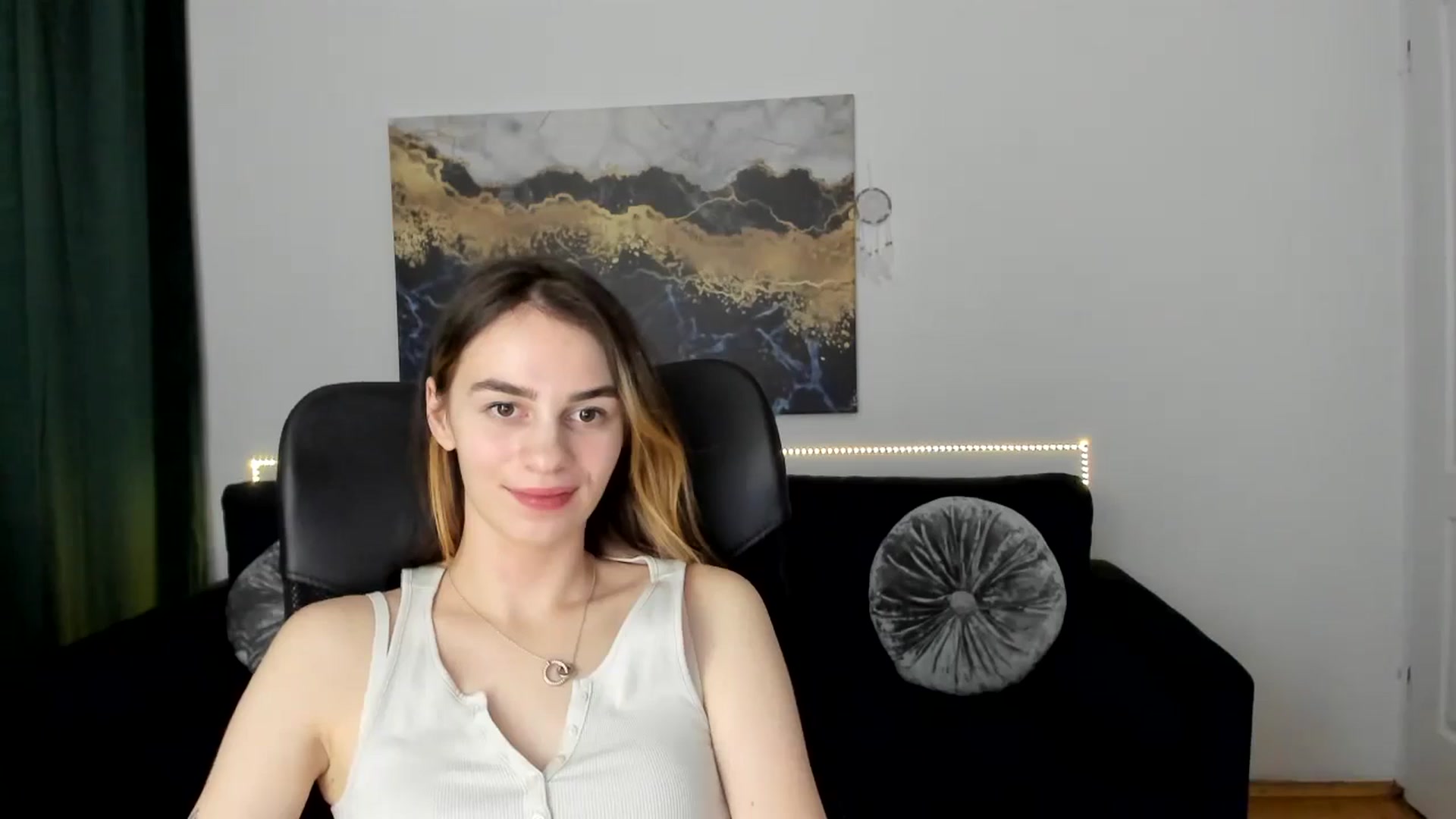 Gallery image thumbnail from MileyBee's myfreecams stream on, 01/07/2025, 16:47 image 17 of 20