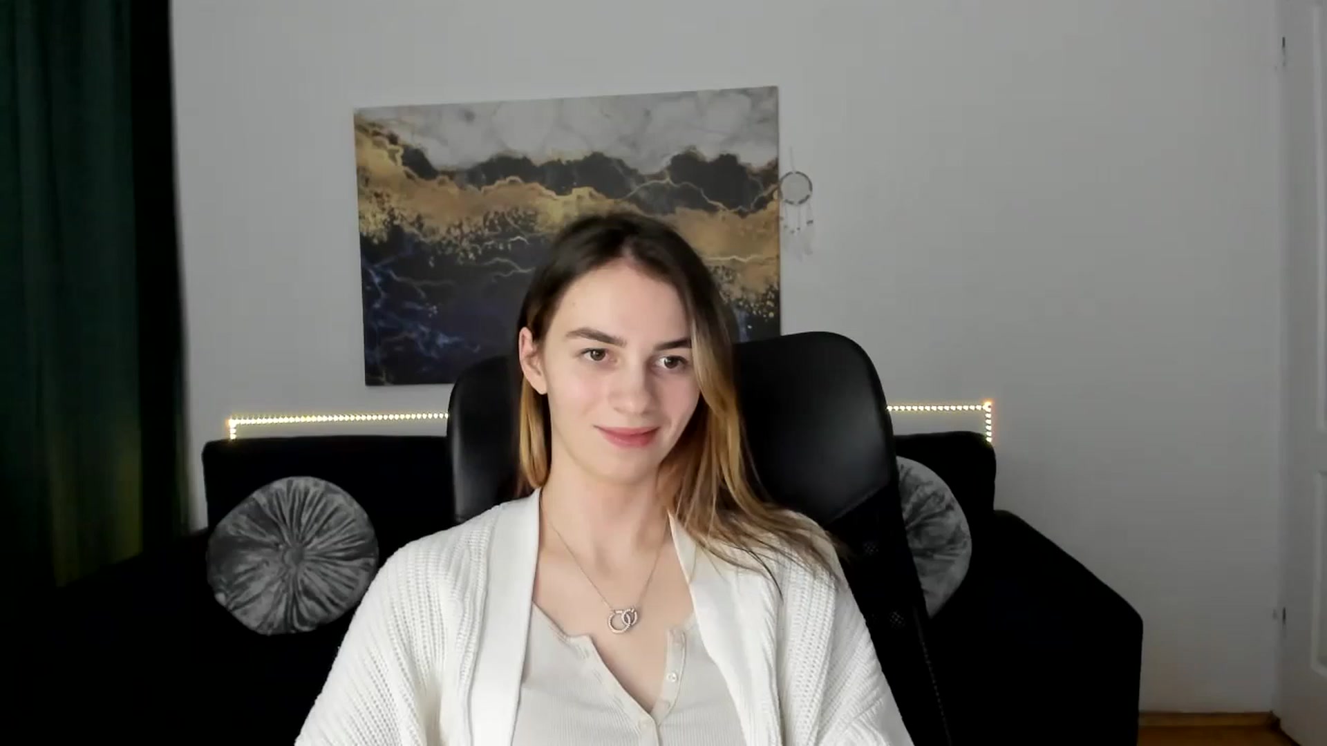 Gallery image thumbnail from MileyBee's myfreecams stream on, 01/07/2025, 16:47 image 3 of 20
