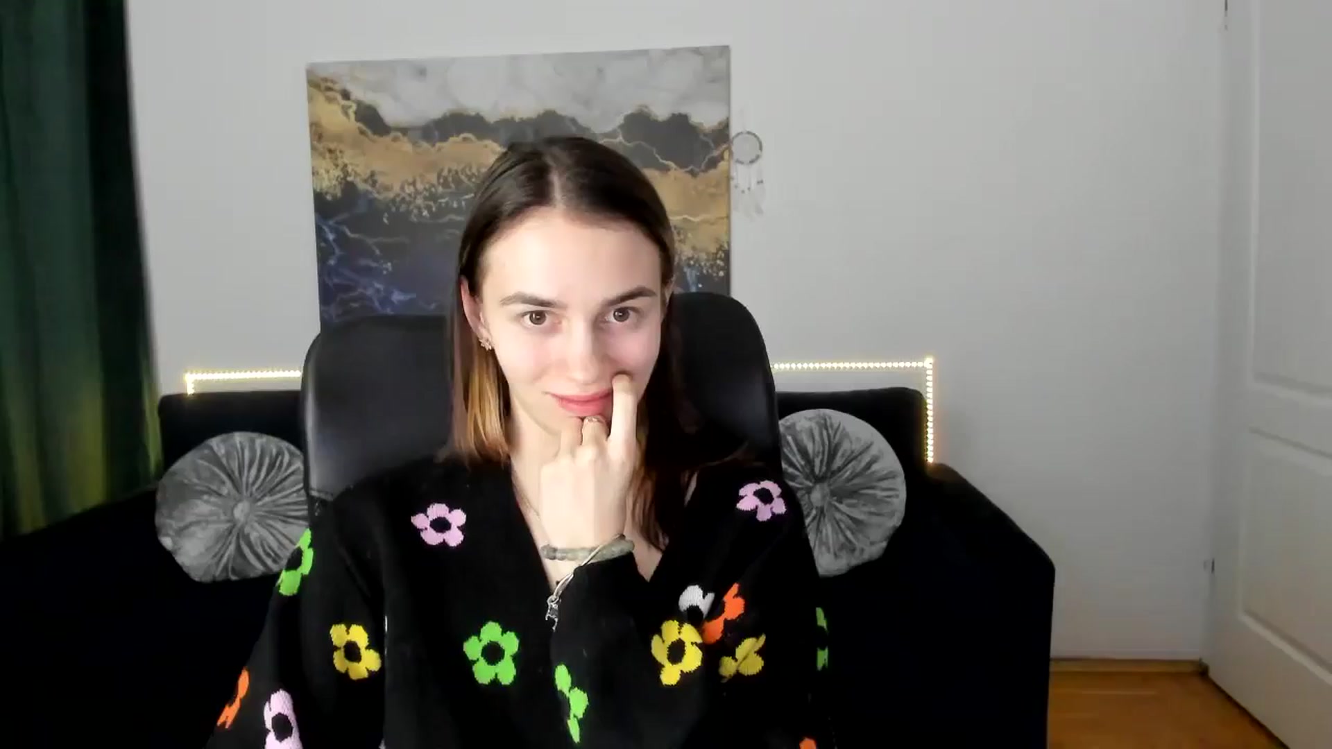 Gallery image thumbnail from MileyBee's myfreecams stream on, 01/14/2025, 18:38 image 13 of 20