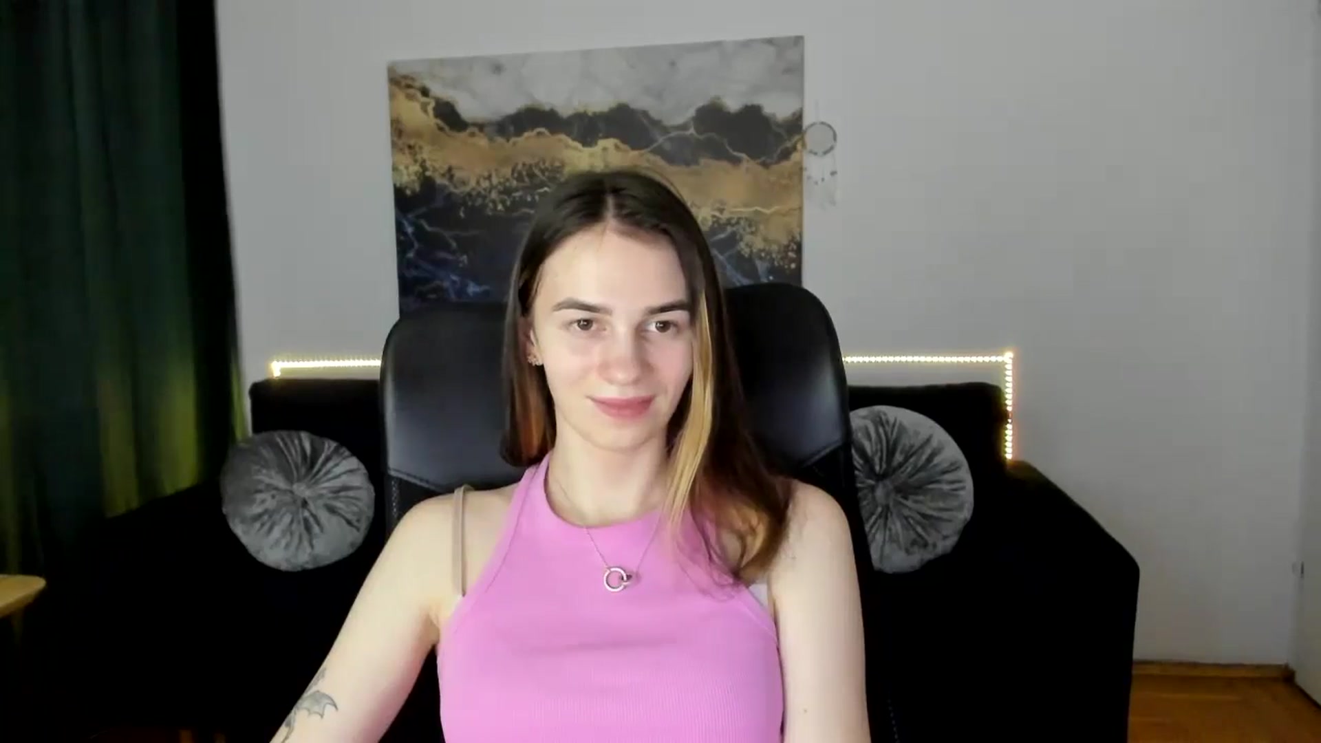 Gallery image thumbnail from MileyBee's myfreecams stream on, 01/18/2025, 16:35 image 12 of 20