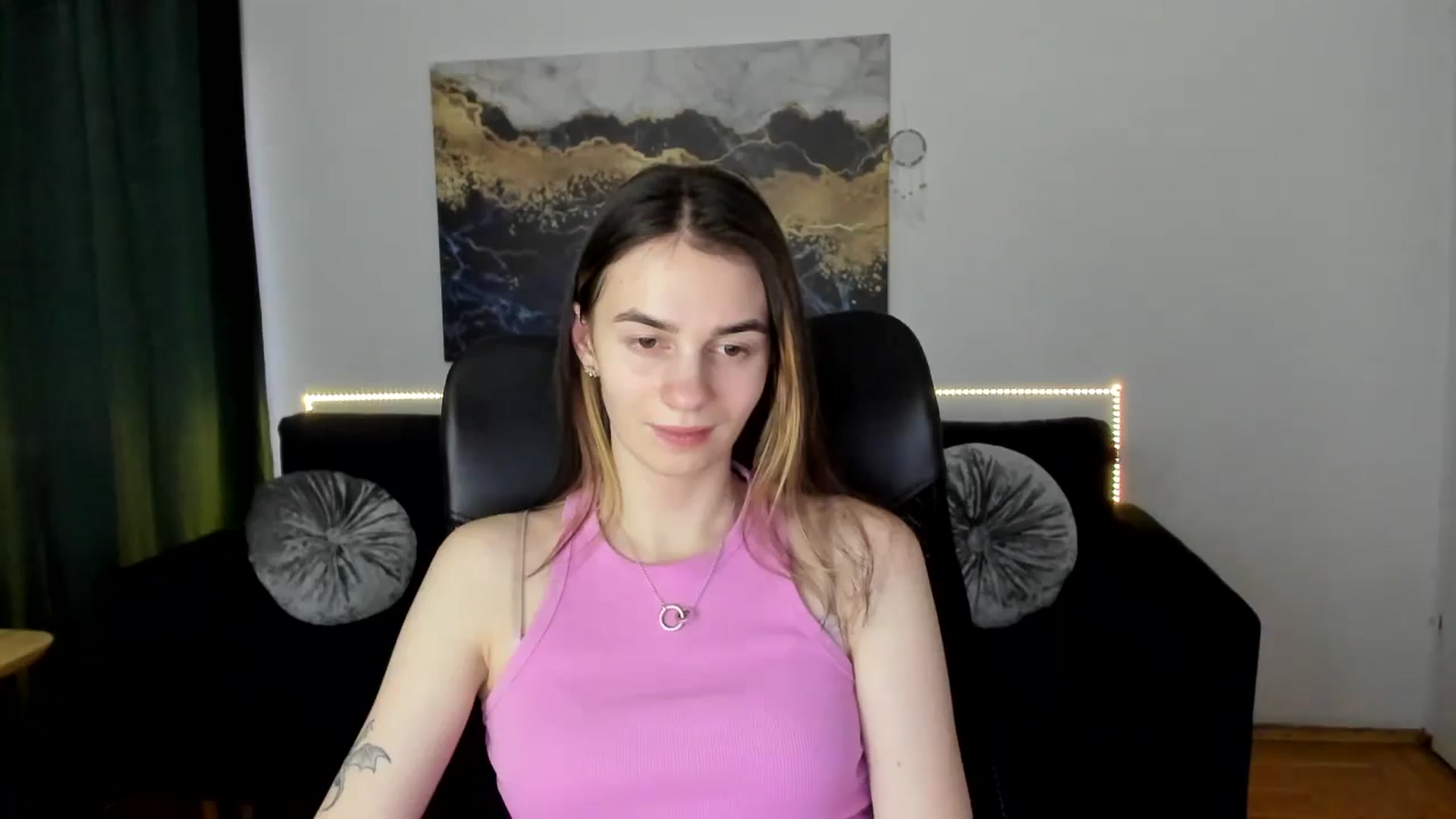 Gallery image thumbnail from MileyBee's myfreecams stream on, 01/18/2025, 16:35 image 10 of 20