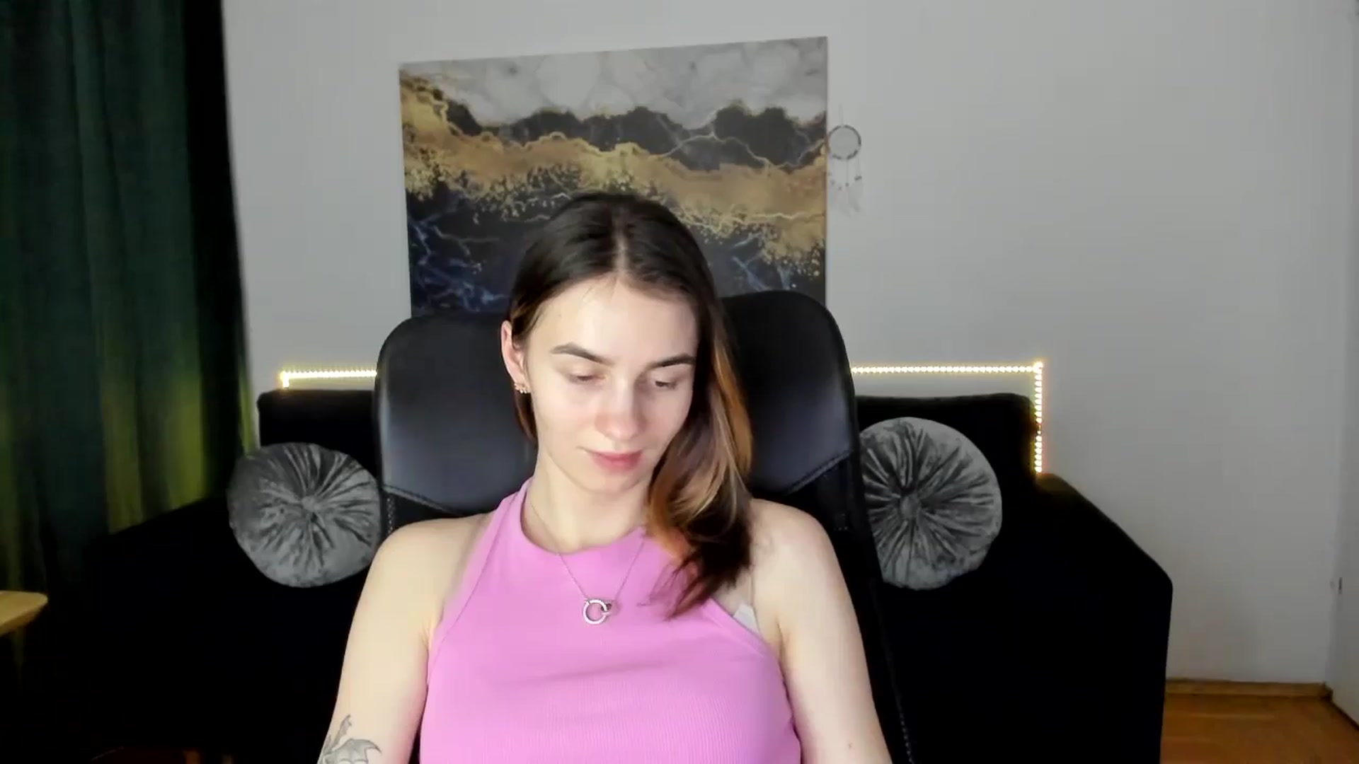Gallery image thumbnail from MileyBee's myfreecams stream on, 01/18/2025, 16:35 image 13 of 20