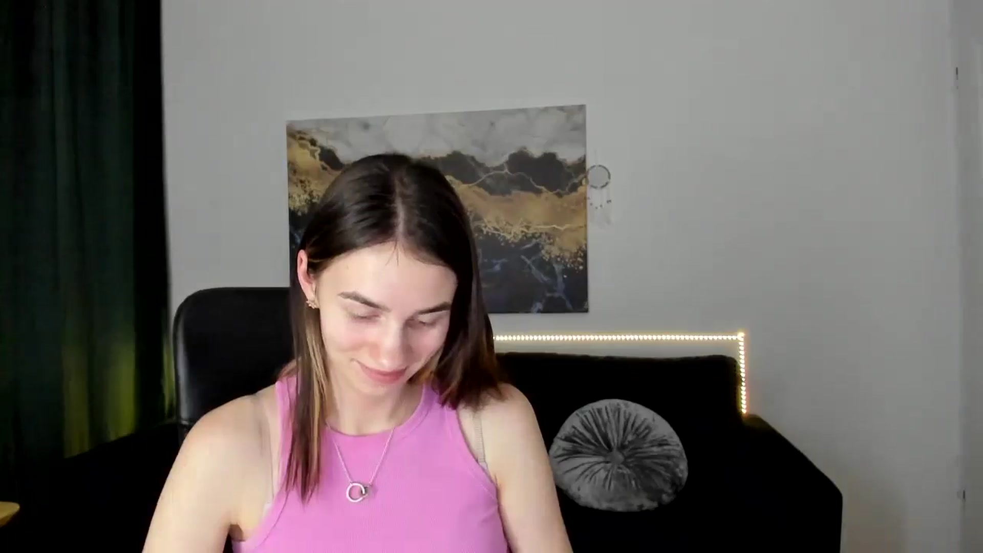Gallery image thumbnail from MileyBee's myfreecams stream on, 01/18/2025, 19:22 image 13 of 20