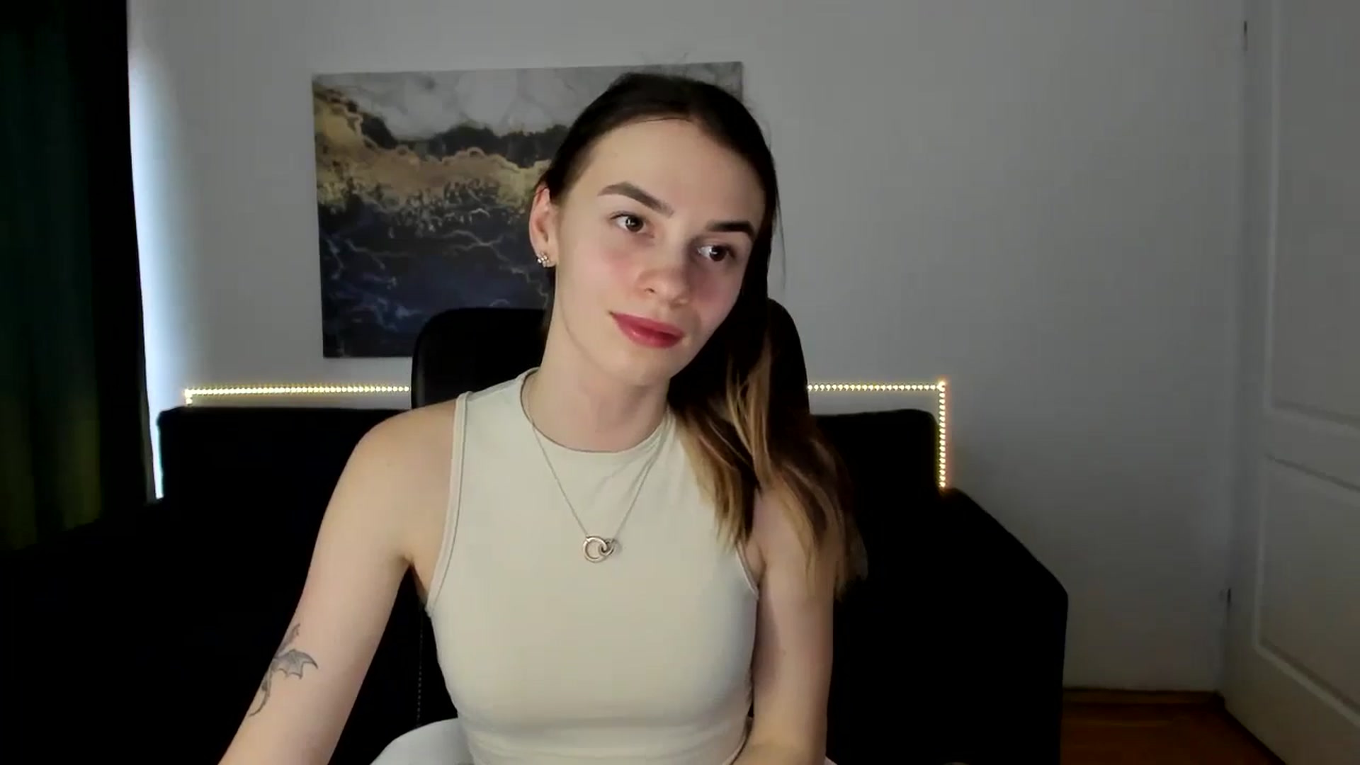 Gallery image thumbnail from MileyBee's myfreecams stream on, 01/20/2025, 15:28 image 8 of 20