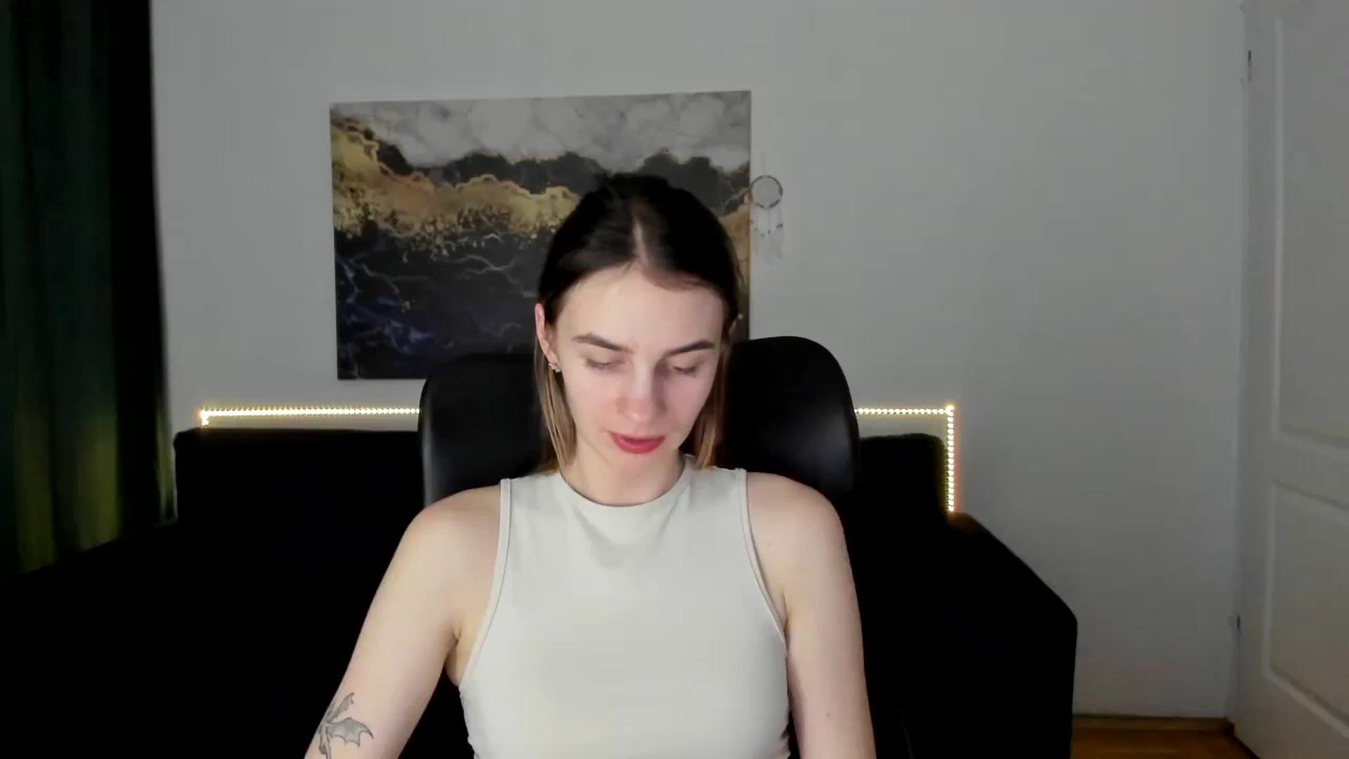 Gallery image thumbnail from MileyBee's myfreecams stream on, 01/20/2025, 17:42 image 1 of 20