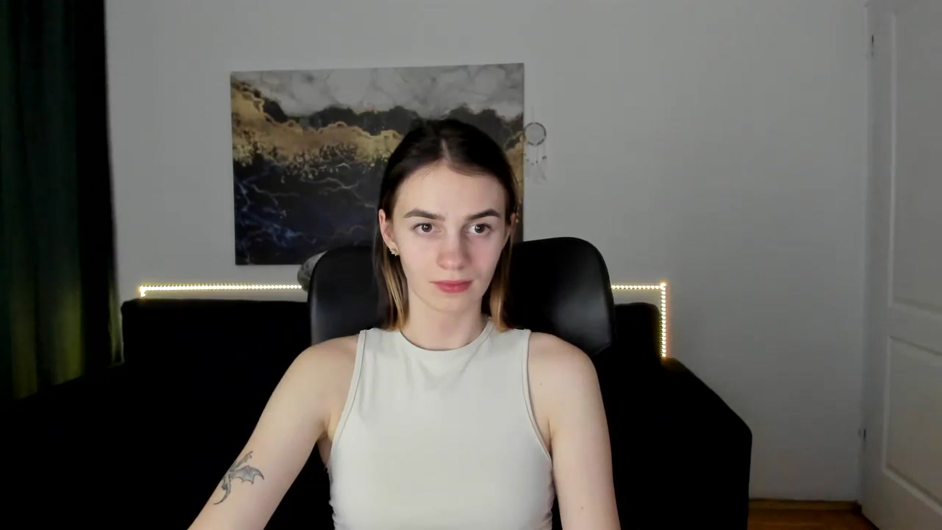 Gallery image thumbnail from MileyBee's myfreecams stream on, 01/20/2025, 17:42 image 4 of 20
