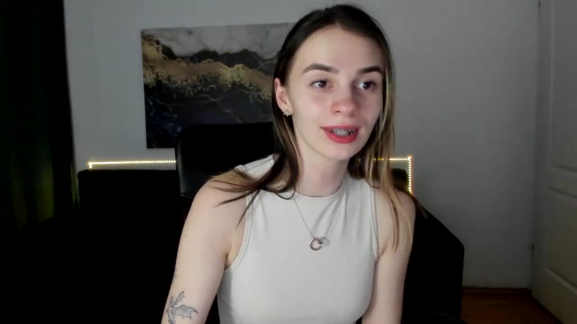 Gallery image thumbnail from MileyBee's myfreecams stream on, 01/20/2025, 19:45 image 19 of 20