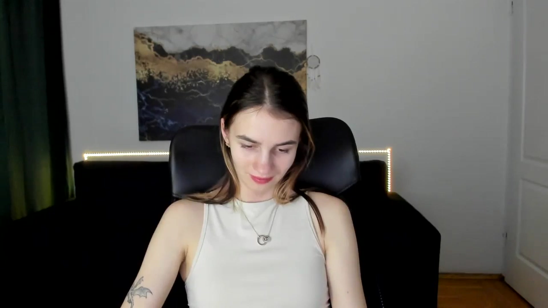 Gallery image thumbnail from MileyBee's myfreecams stream on, 01/20/2025, 19:45 image 10 of 20