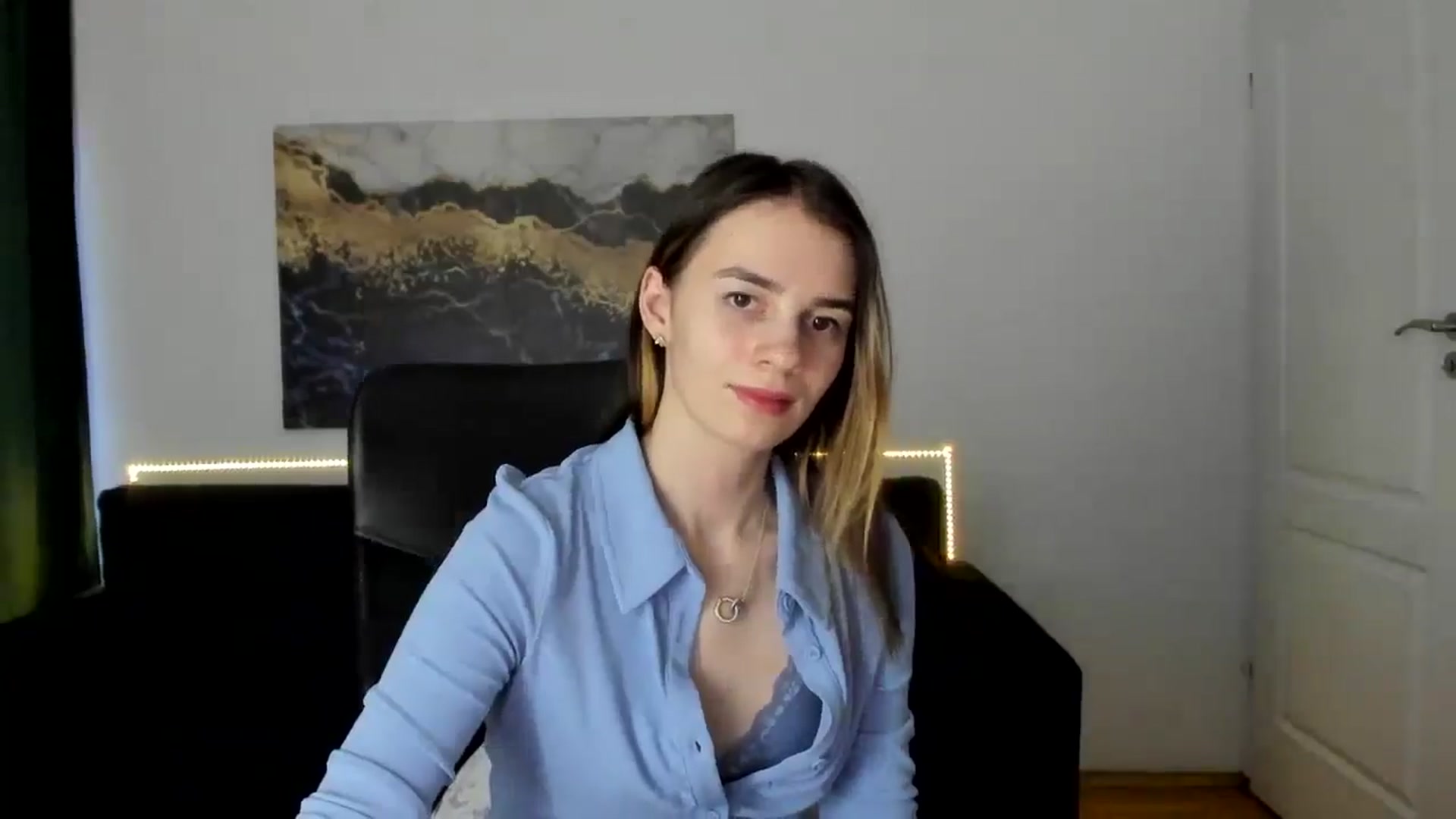 Gallery image thumbnail from MileyBee's myfreecams stream on, 01/21/2025, 15:31 image 9 of 20