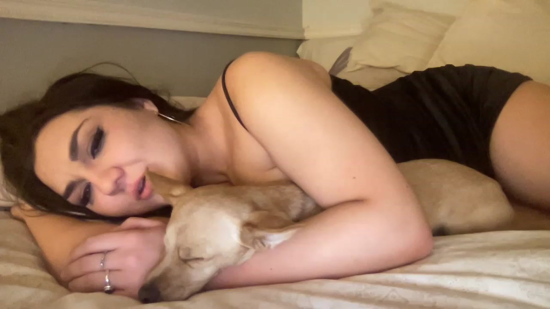 Gallery image thumbnail from MileyxSmiles's myfreecams stream on, 04/16/2023, 10:48 image 18 of 20