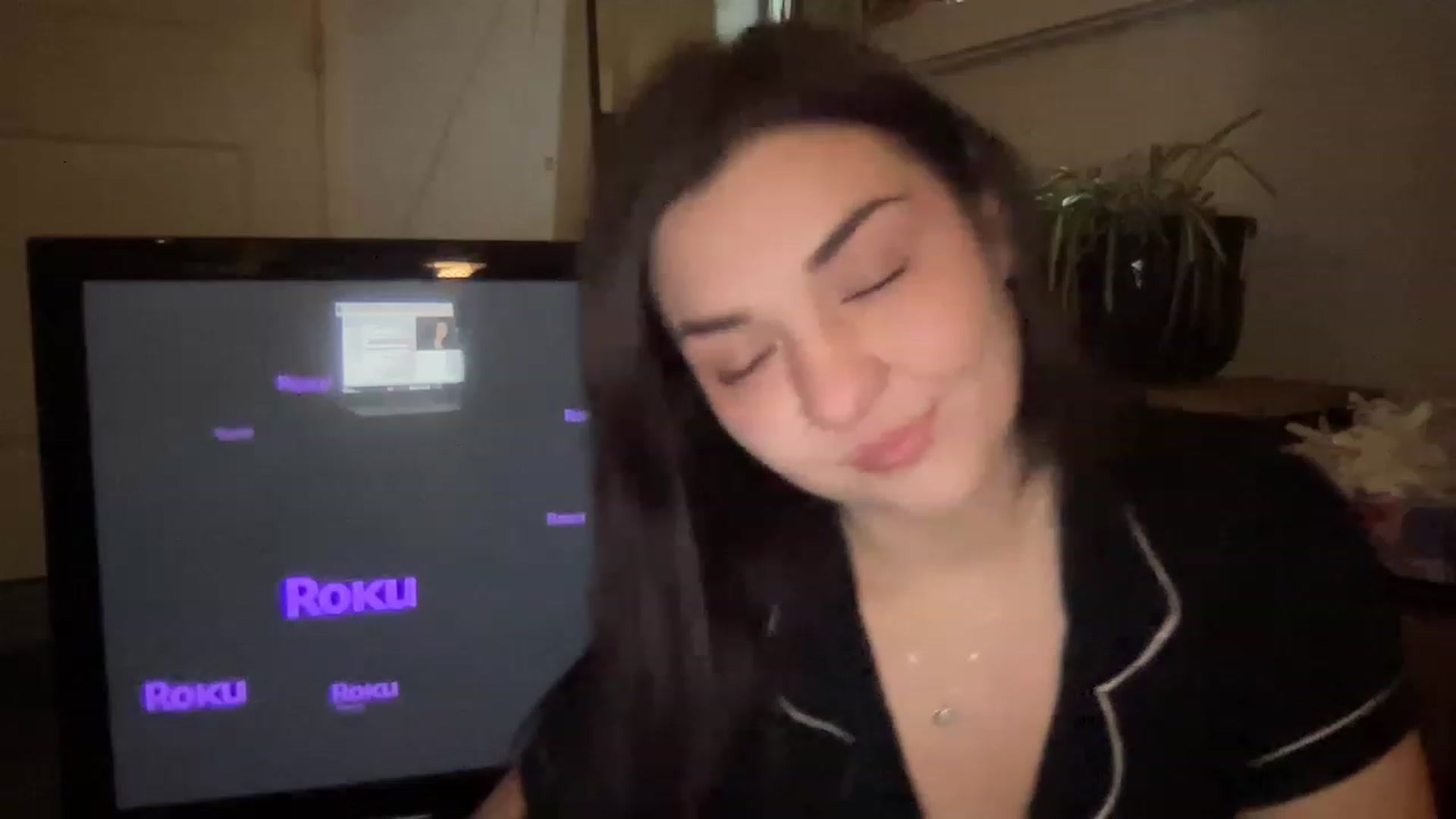 Gallery image thumbnail from MileyxSmiles's myfreecams stream on, 06/05/2023, 11:40 image 3 of 20