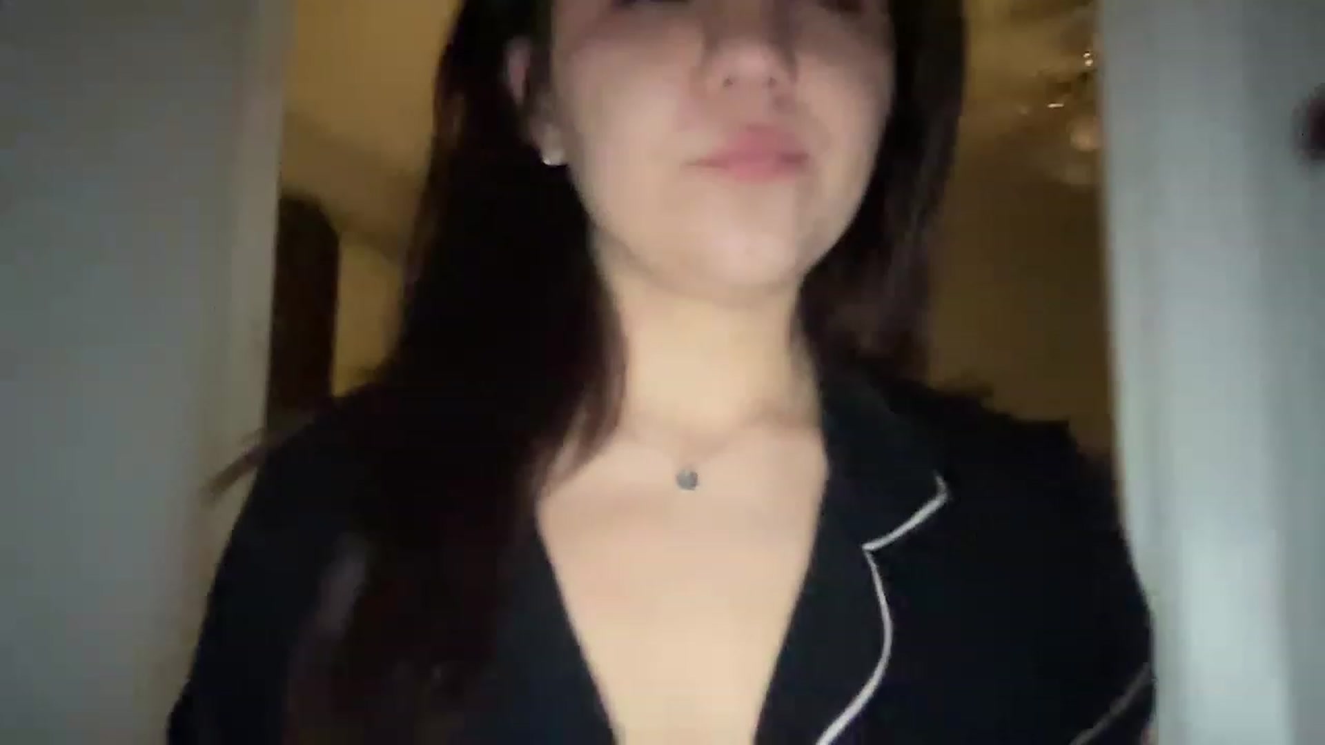 Gallery image thumbnail from MileyxSmiles's myfreecams stream on, 06/05/2023, 11:40 image 12 of 20