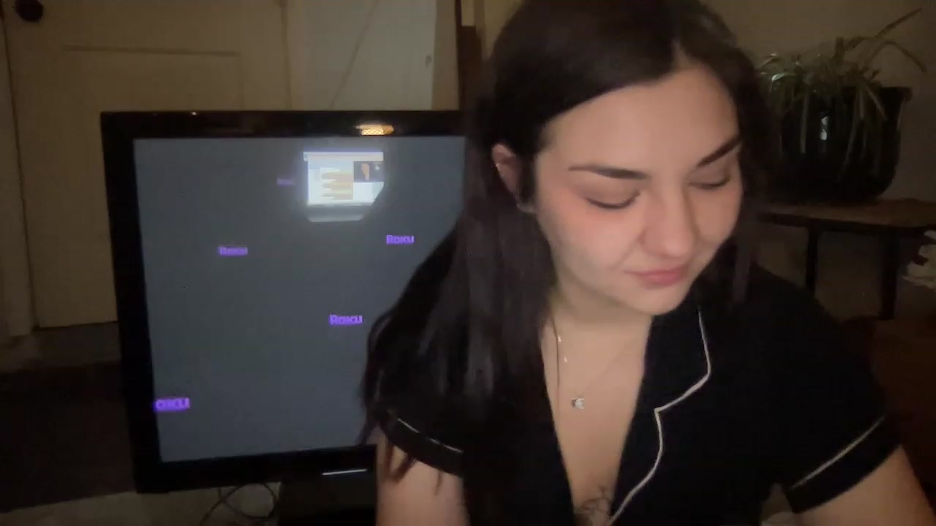 Gallery image thumbnail from MileyxSmiles's myfreecams stream on, 06/05/2023, 11:40 image 14 of 20