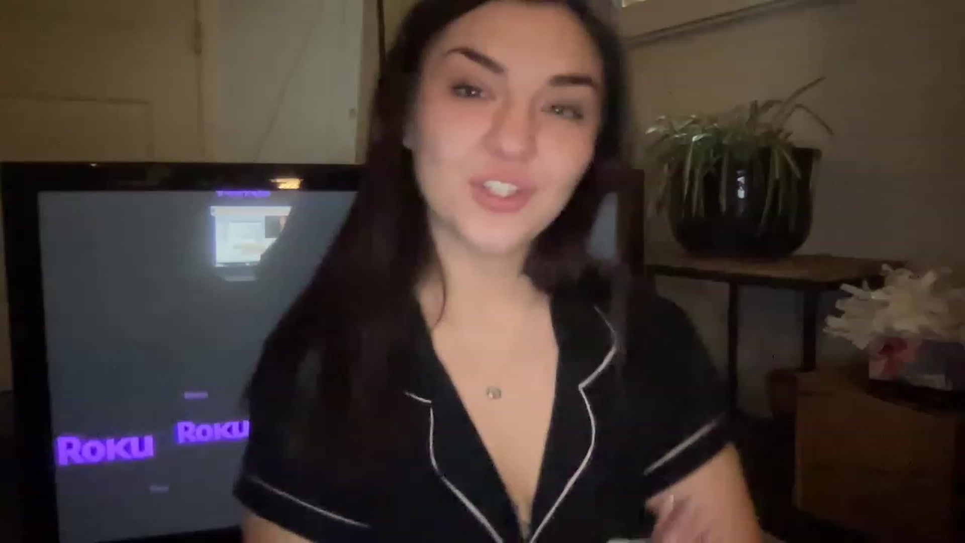Gallery image thumbnail from MileyxSmiles's myfreecams stream on, 06/05/2023, 11:40 image 5 of 20