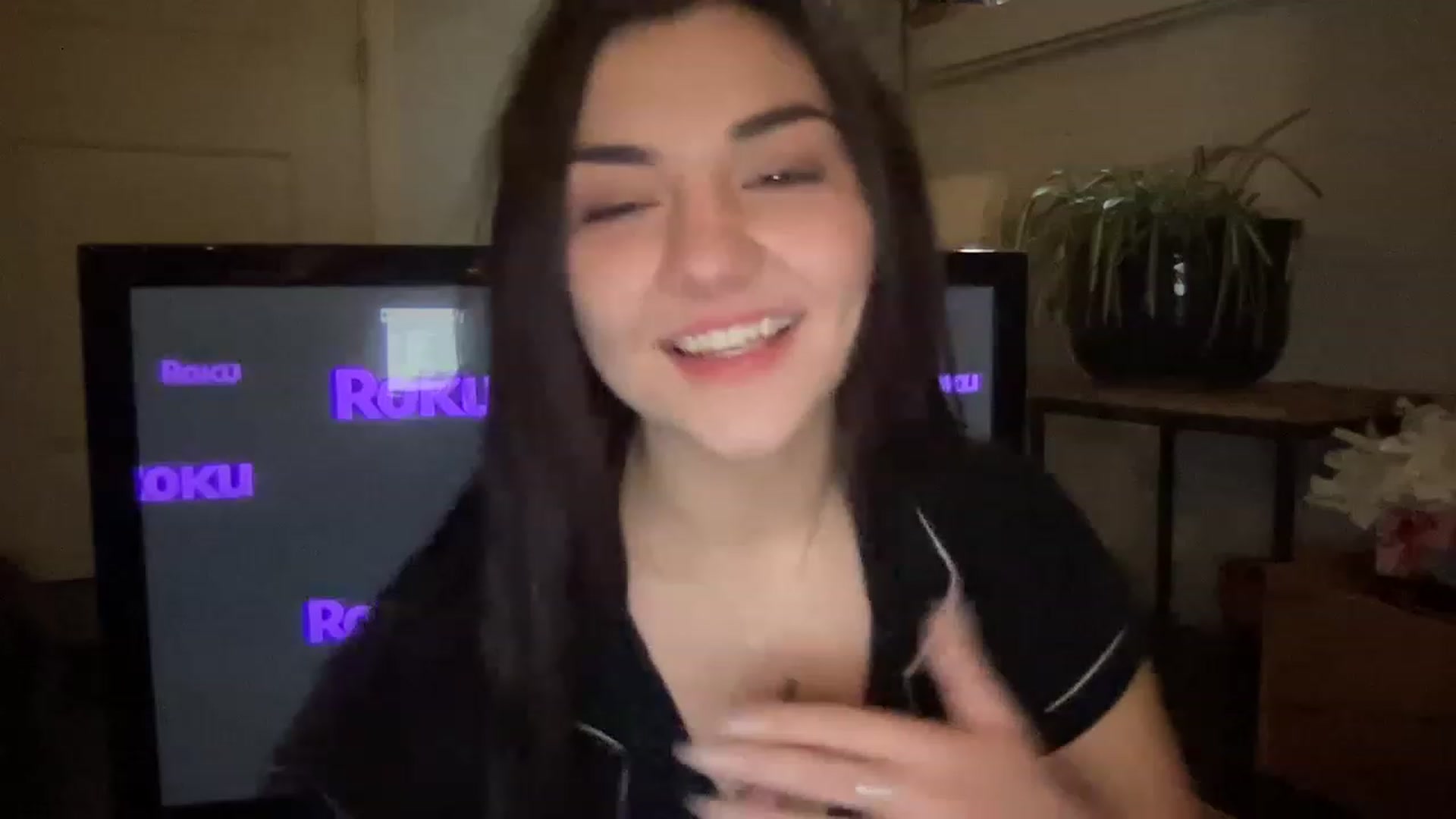 Gallery image thumbnail from MileyxSmiles's myfreecams stream on, 06/05/2023, 11:40 image 4 of 20