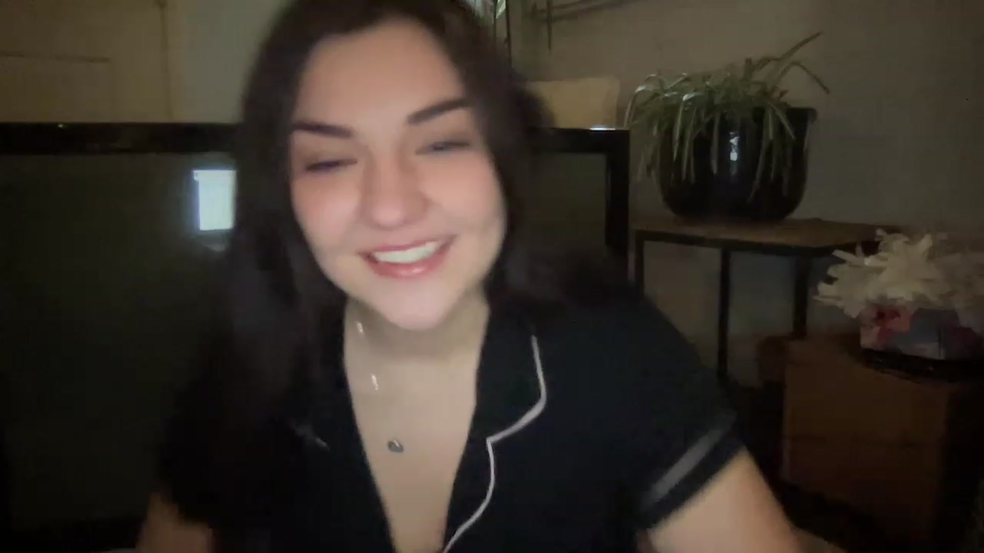 Gallery image thumbnail from MileyxSmiles's myfreecams stream on, 06/05/2023, 11:40 image 18 of 20