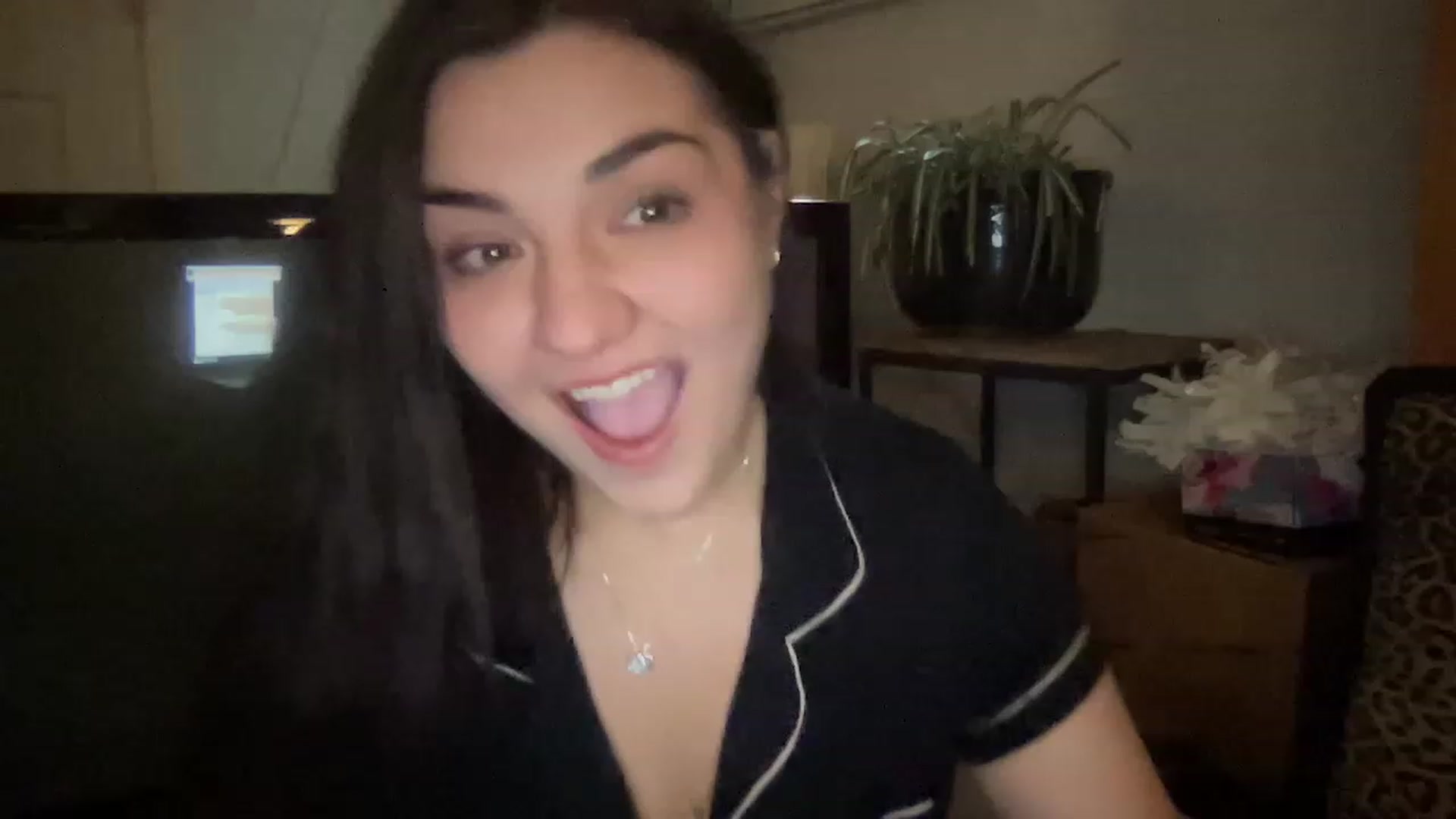 Gallery image thumbnail from MileyxSmiles's myfreecams stream on, 06/05/2023, 11:40 image 20 of 20