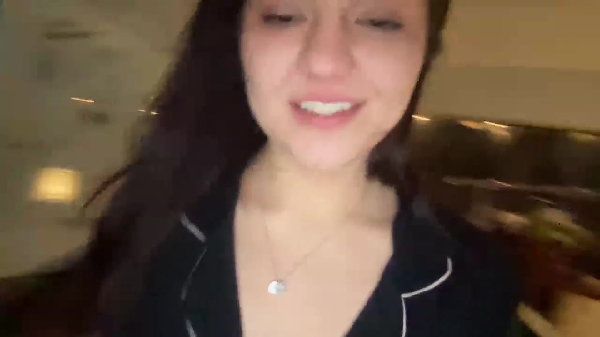 Gallery image thumbnail from MileyxSmiles's myfreecams stream on, 06/05/2023, 11:40 image 9 of 20