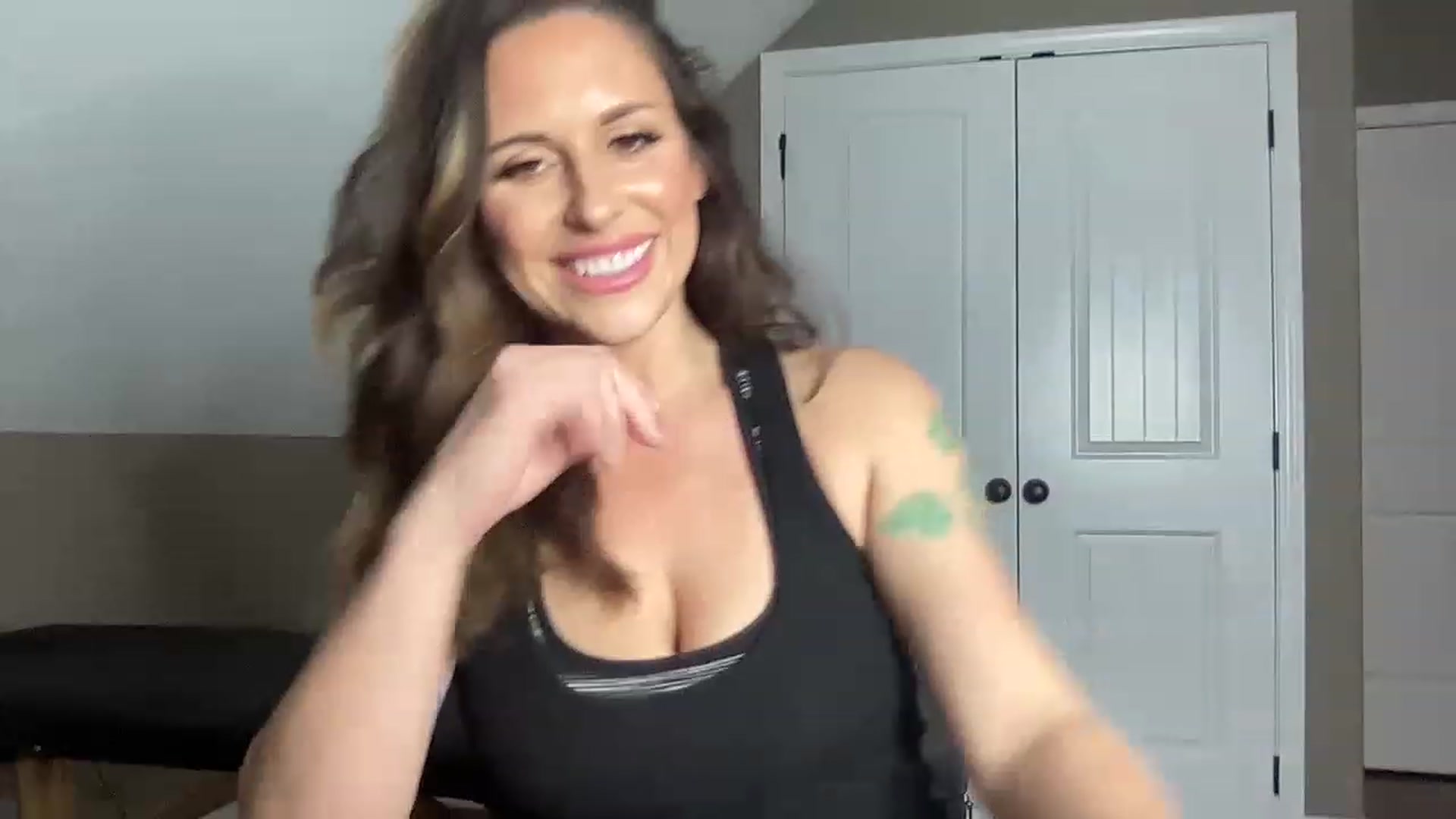 Gallery image thumbnail from MilfParadise's myfreecams stream on, 11/18/2022, 18:35 image 19 of 20