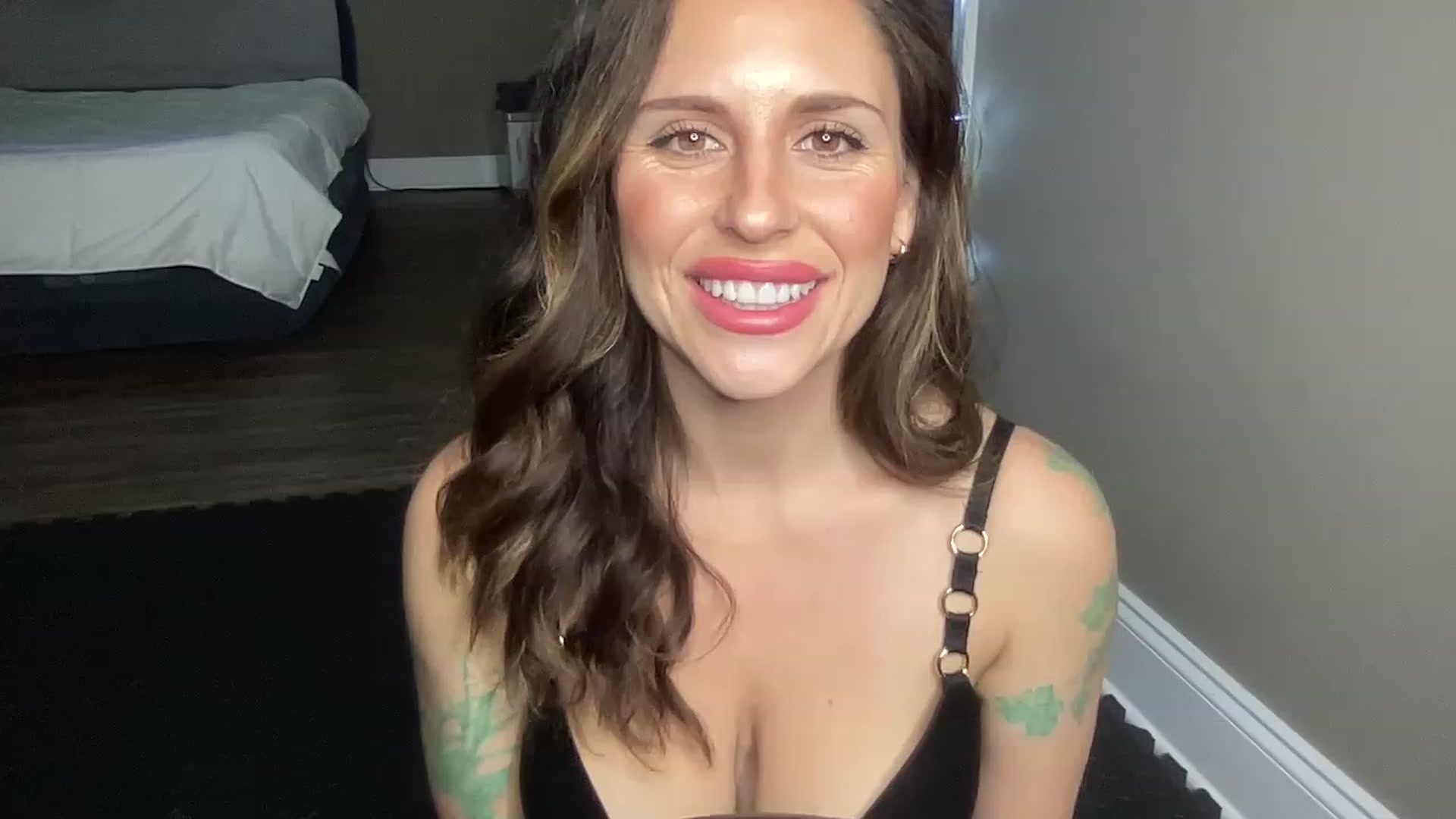 Gallery image thumbnail from MilfParadise's myfreecams stream on, 12/12/2022, 02:45 image 3 of 20
