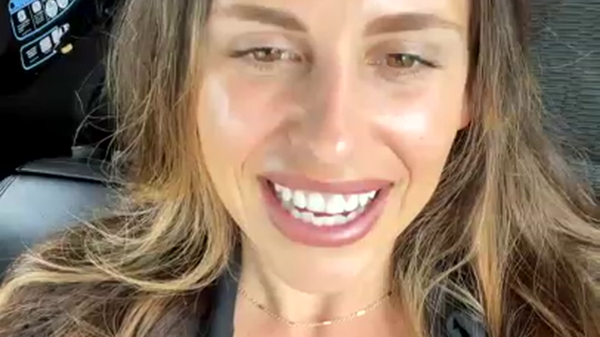 Gallery image thumbnail from MilfParadise's myfreecams stream on, 06/19/2023, 16:57 image 18 of 20