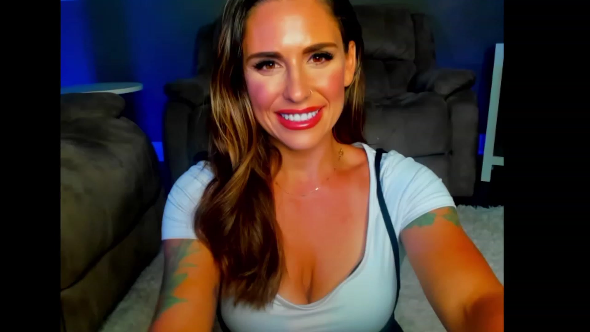 Gallery image thumbnail from MilfParadise's myfreecams stream on, 08/25/2023, 04:23 image 2 of 20