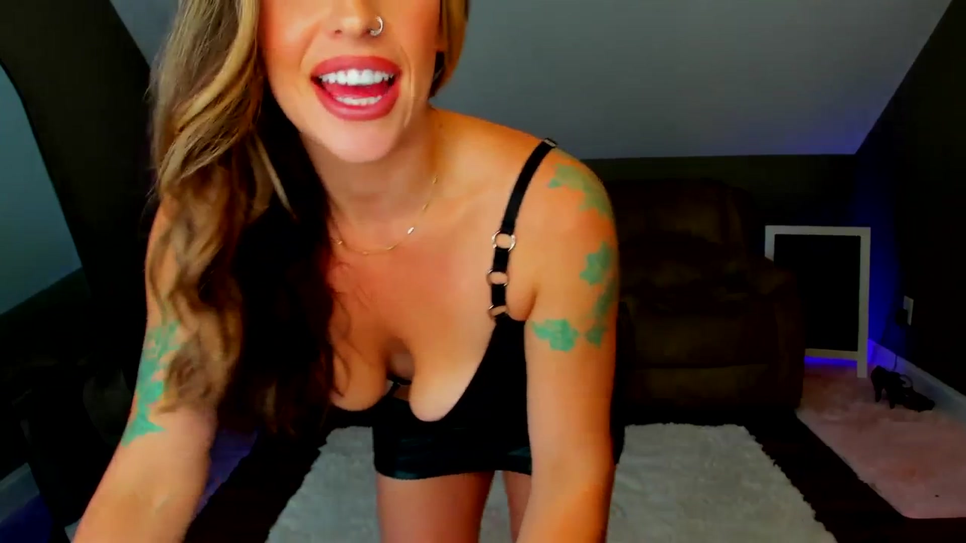 Gallery image thumbnail from MilfParadise's myfreecams stream on, 11/16/2023, 19:18 image 13 of 20