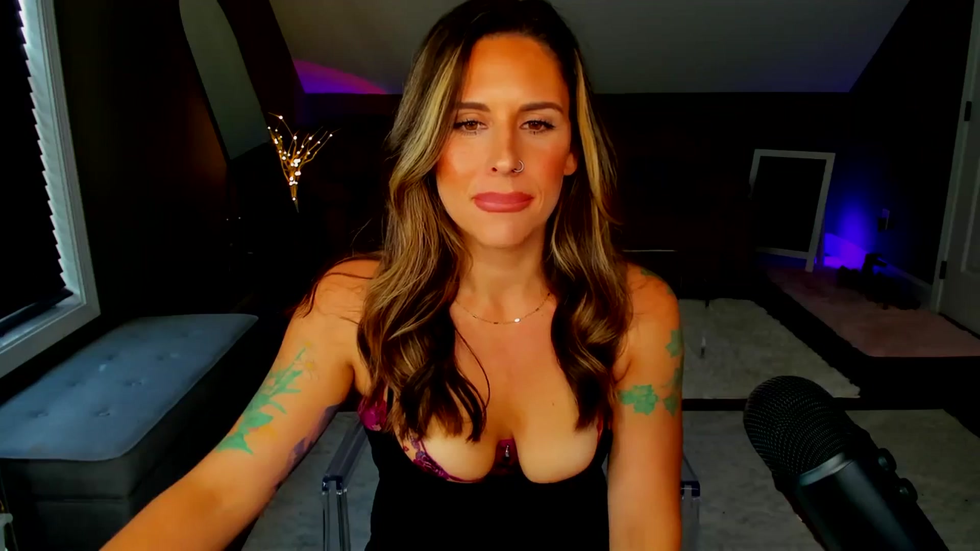 Gallery image thumbnail from MilfParadise's myfreecams stream on, 11/27/2023, 17:51 image 2 of 20