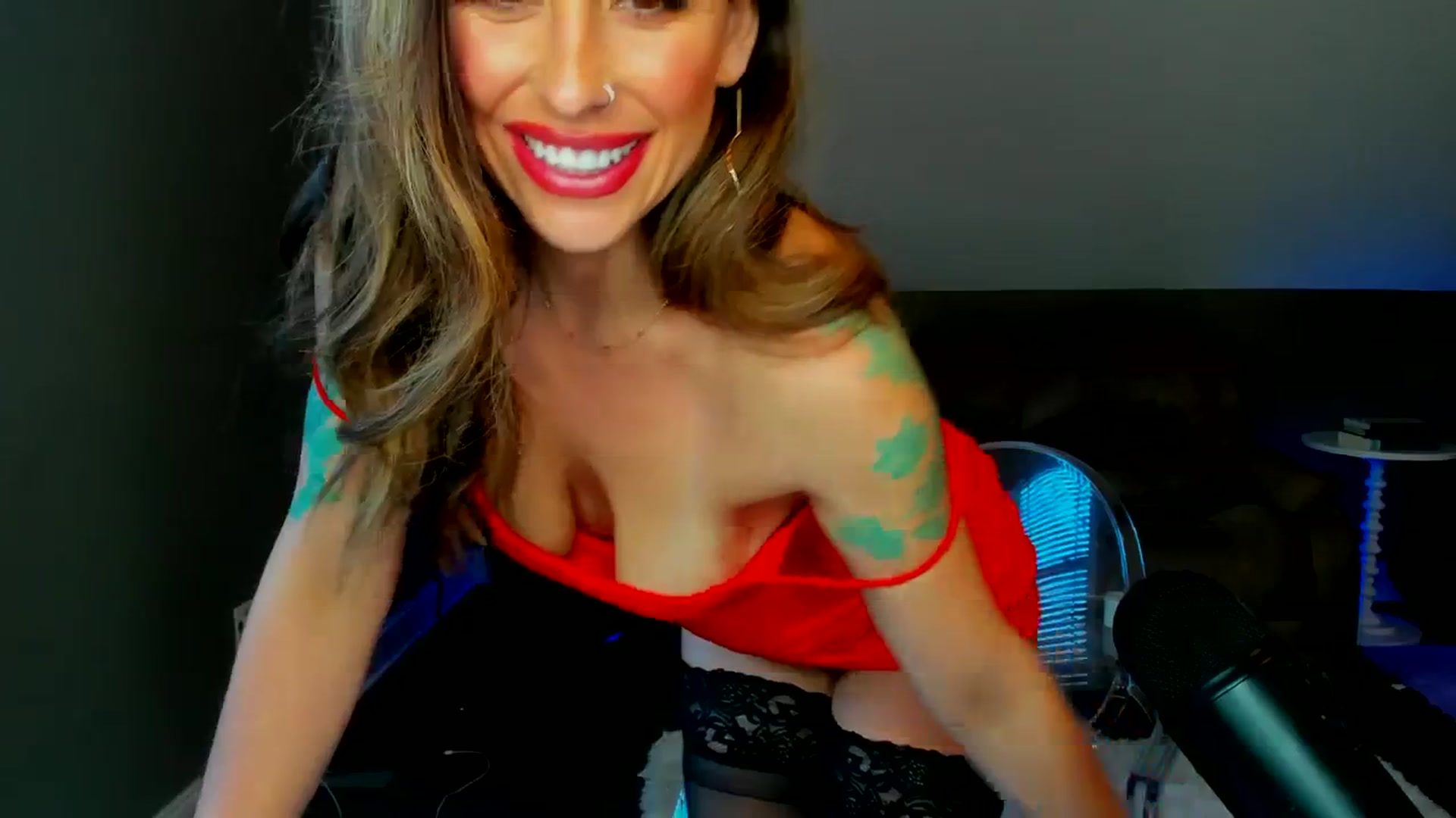 Gallery image thumbnail from MilfParadise's myfreecams stream on, 02/05/2024, 17:27 image 2 of 20