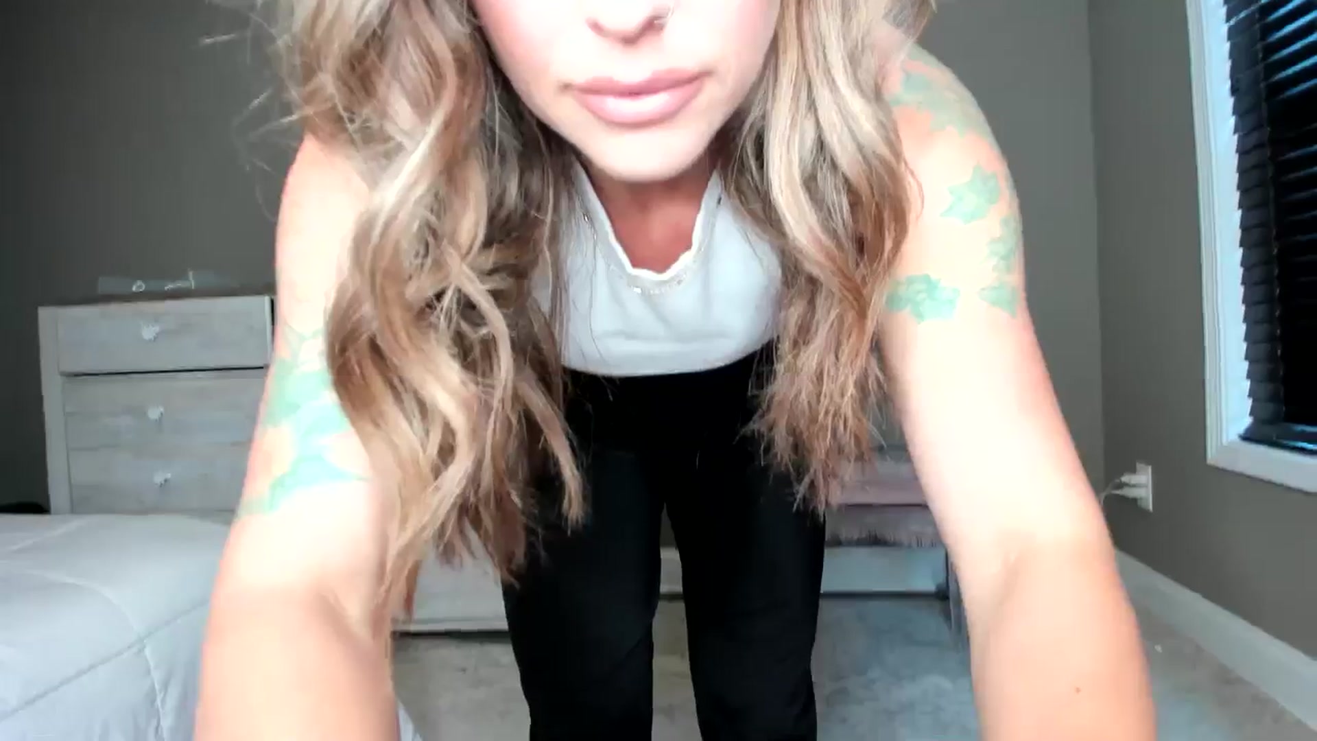 Gallery image thumbnail from MilfParadise's myfreecams stream on, 06/26/2024, 20:12 image 4 of 20