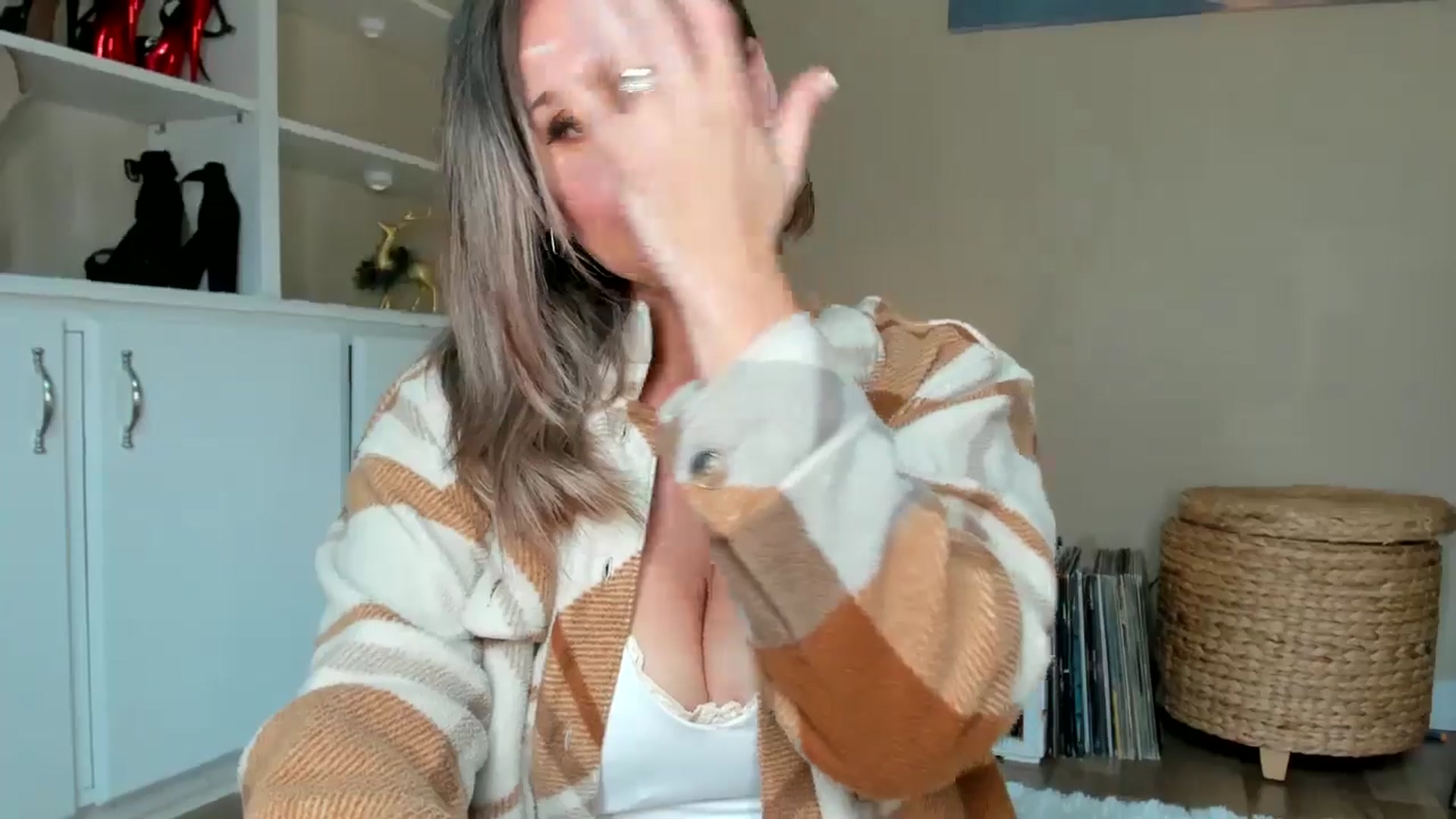 Gallery image thumbnail from MilfParadise's myfreecams stream on, 12/22/2025, 20:36 image 16 of 20