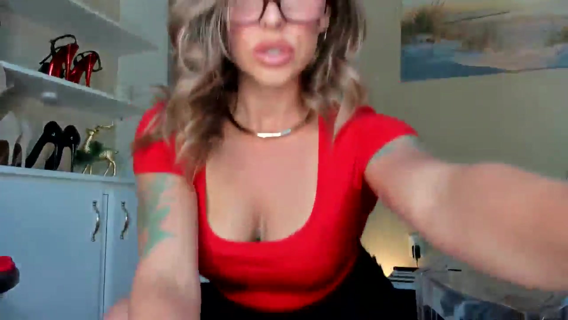Gallery image thumbnail from MilfParadise's myfreecams stream on, 12/23/2025, 19:00 image 17 of 20