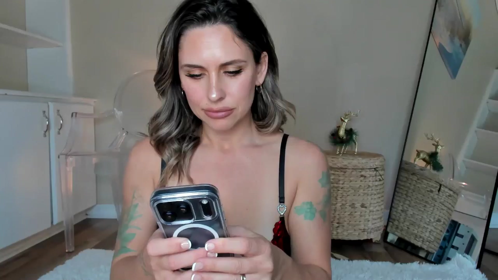 Gallery image thumbnail from MilfParadise's myfreecams stream on, 12/24/2025, 22:27 image 6 of 20