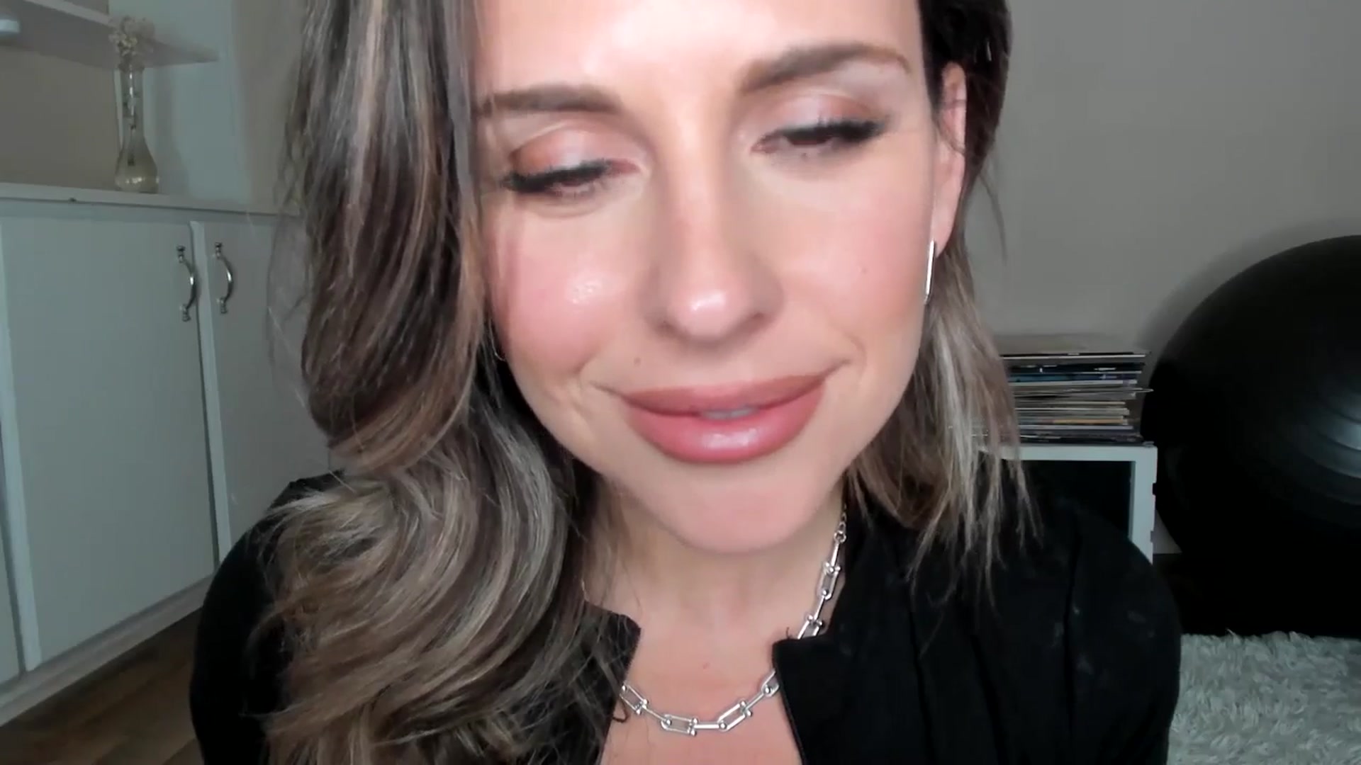 Gallery image thumbnail from MilfParadise's myfreecams stream on, 01/07/2026, 05:33 image 10 of 20