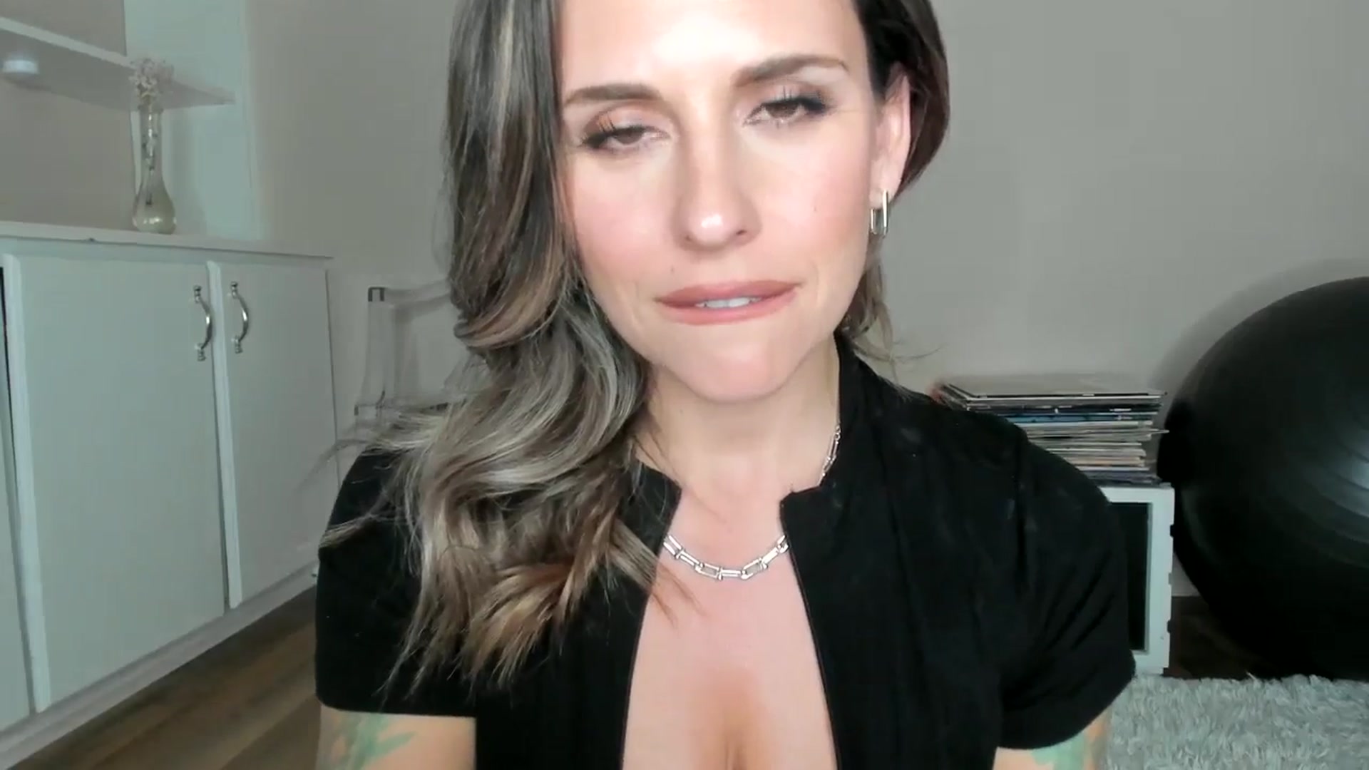 Gallery image thumbnail from MilfParadise's myfreecams stream on, 01/07/2026, 05:33 image 12 of 20