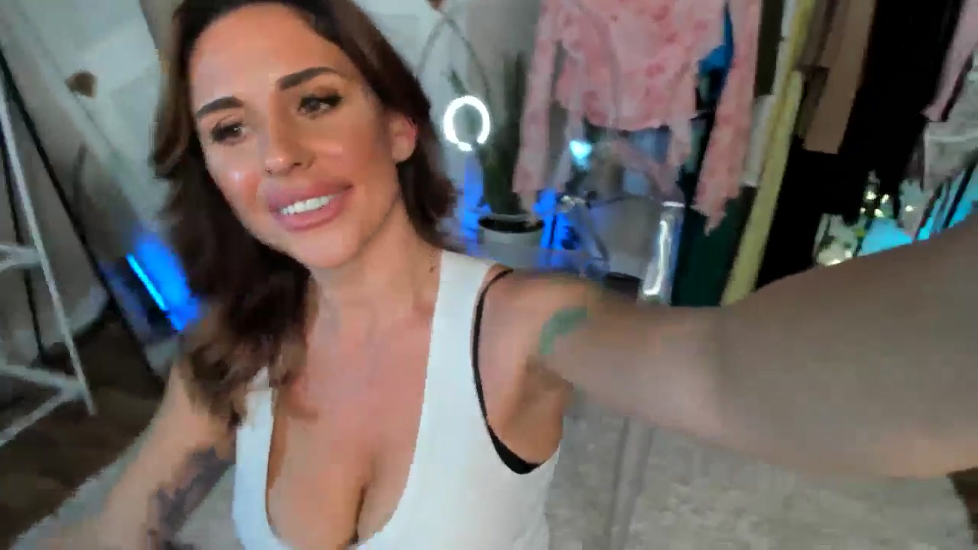 Gallery image thumbnail from MilfParadise's myfreecams stream on, 03/11/2026, 18:27 image 2 of 20