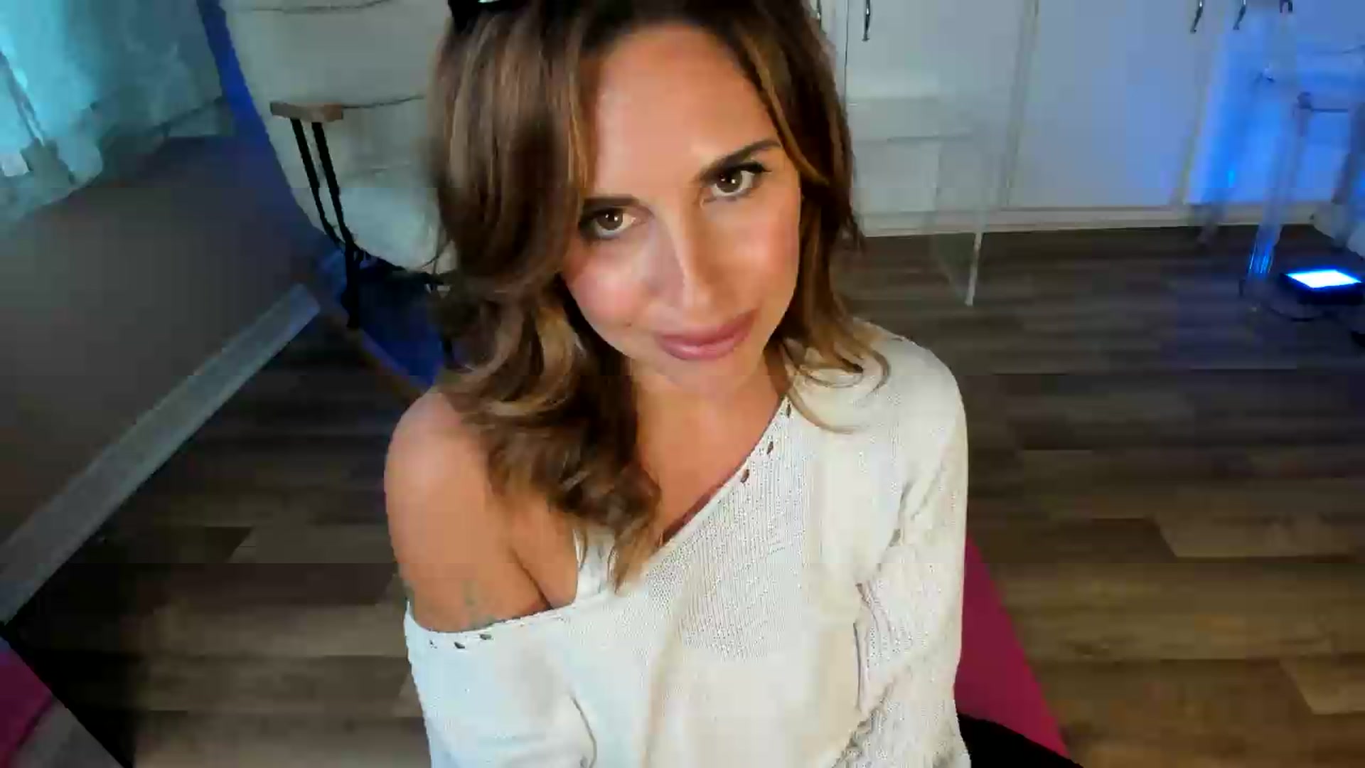 Gallery image thumbnail from MilfParadise's myfreecams stream on, 05/07/2026, 21:22 image 3 of 20