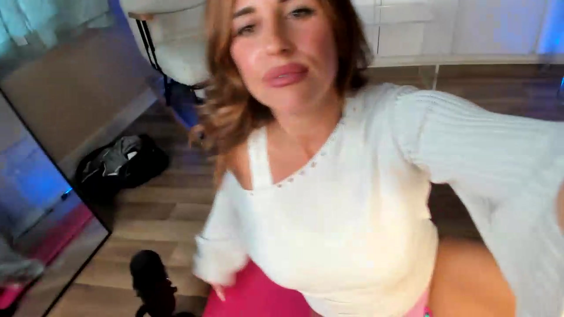 Gallery image thumbnail from MilfParadise's myfreecams stream on, 05/07/2026, 21:22 image 16 of 20