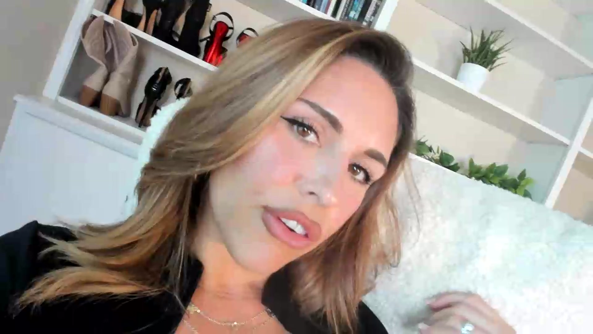 Gallery image thumbnail from MilfParadise's myfreecams stream on, 06/23/2026, 18:39 image 19 of 20